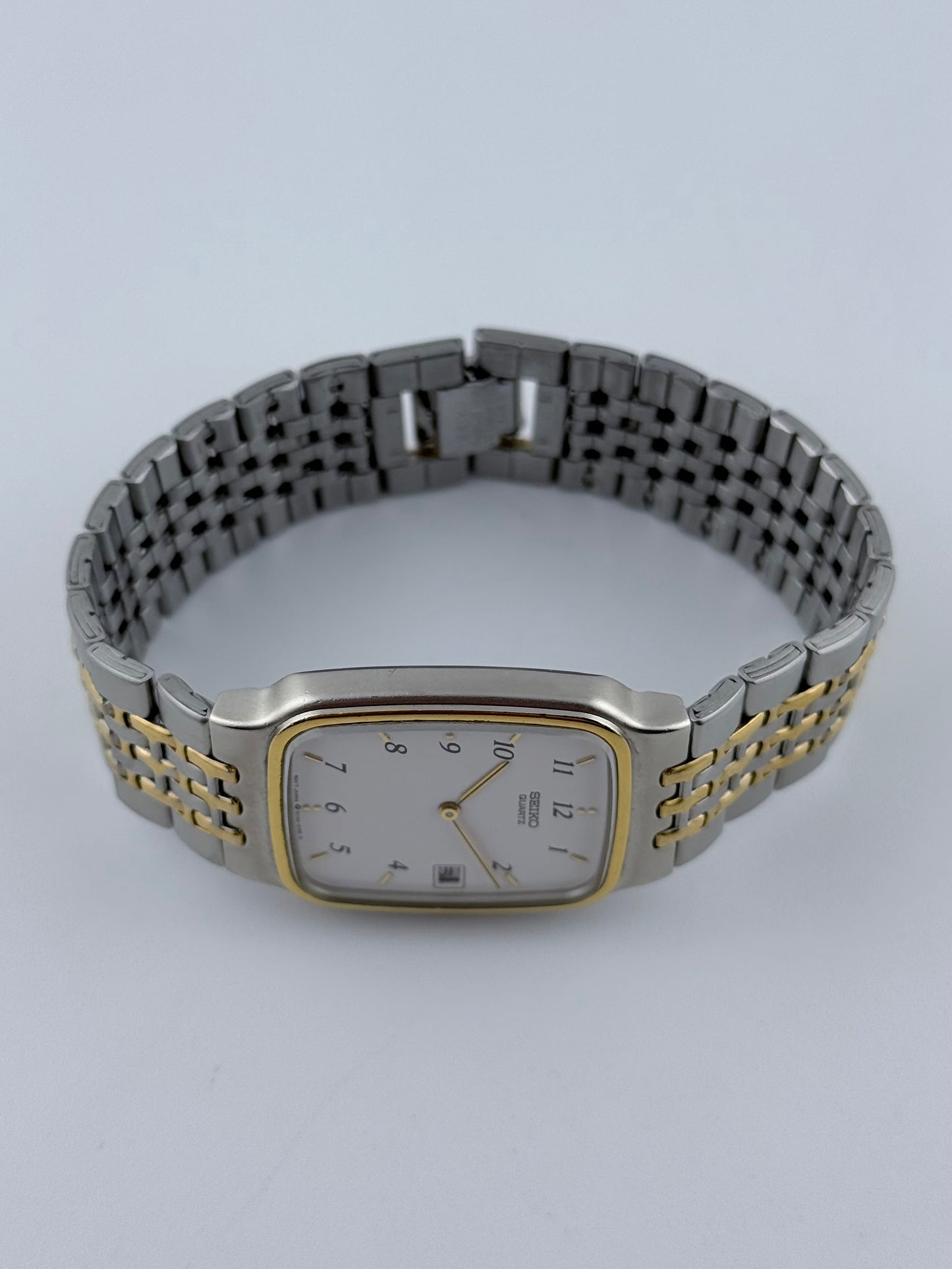 Seiko Tank Quartz 5Y39-5090 Date - Arabic Numerals