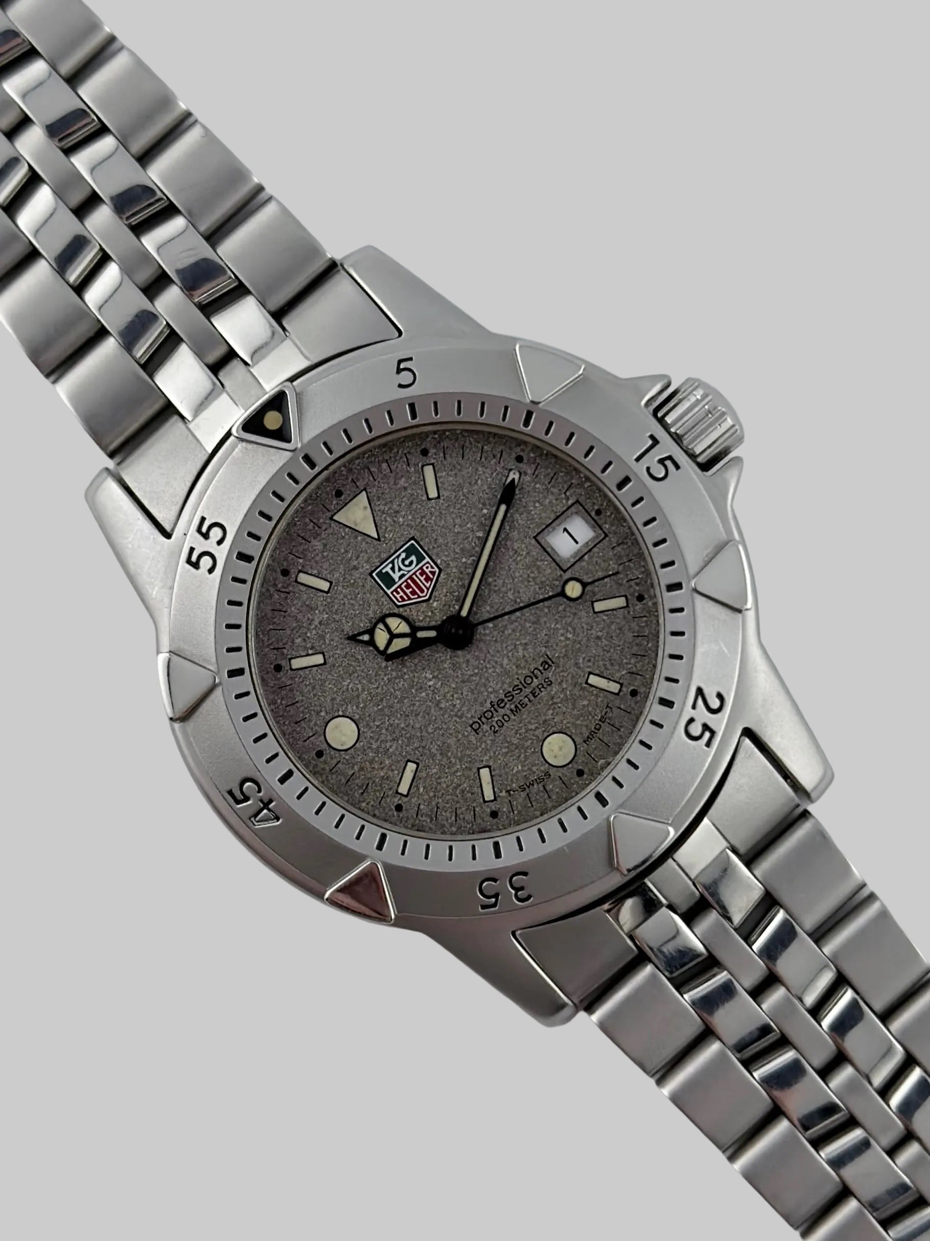 Tag Heuer Professional 200m Quartz Date - WD1211-K-20 – The Wrist