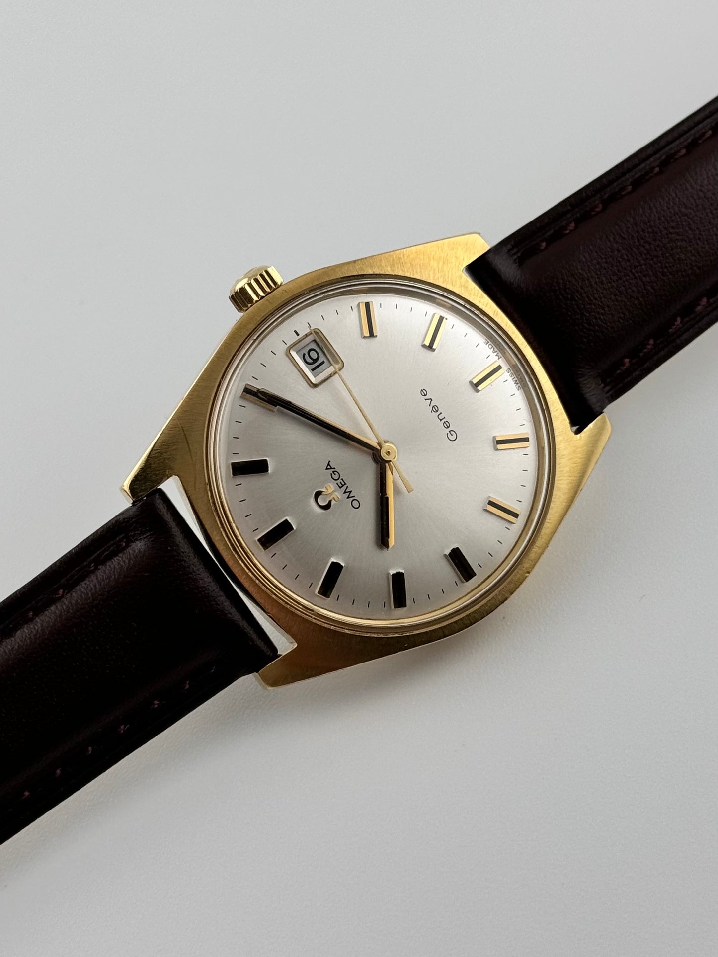 Omega Geneve Date Manual Wind - 136.041