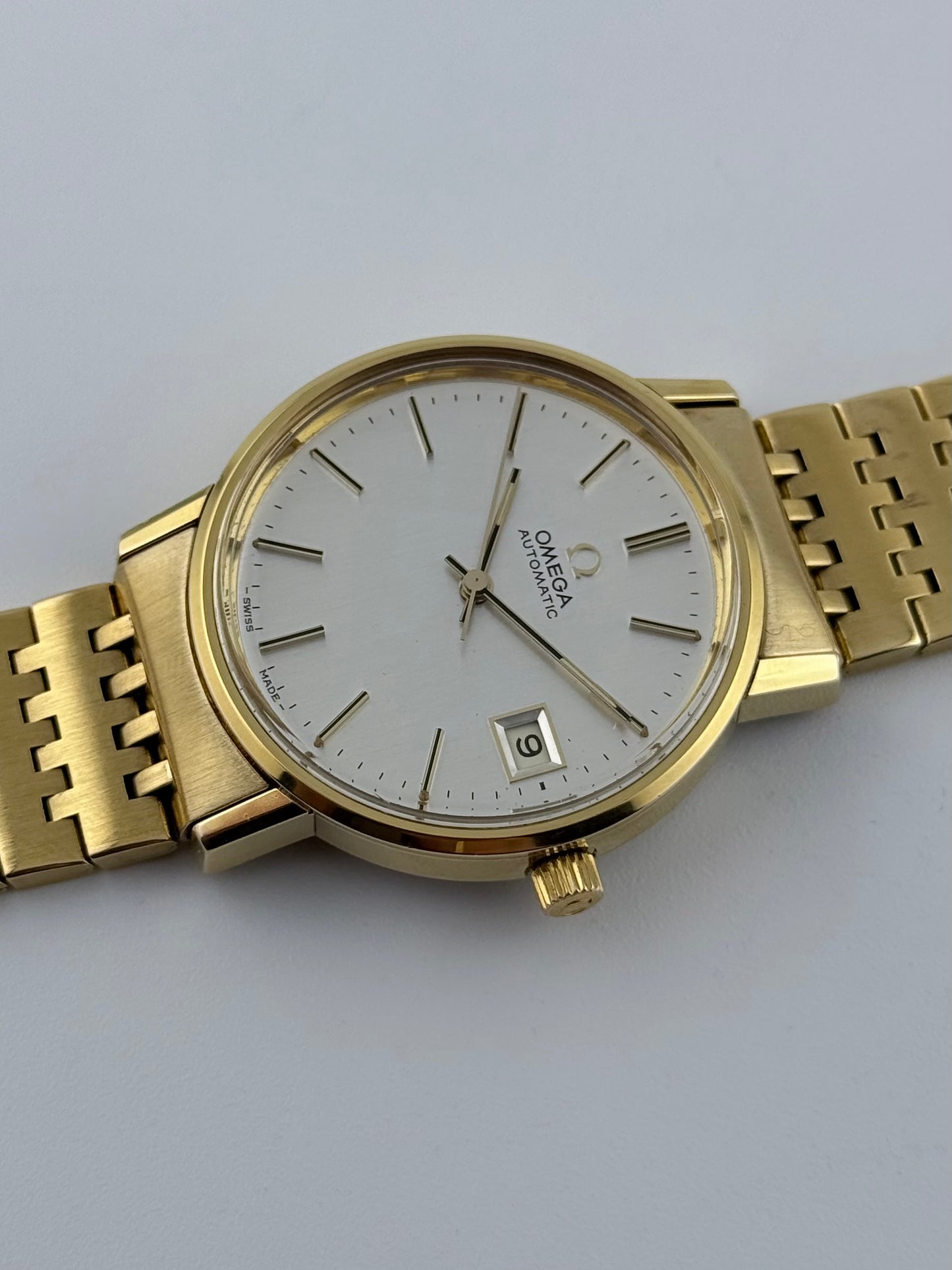 Omega Automatic Date 166.0202
