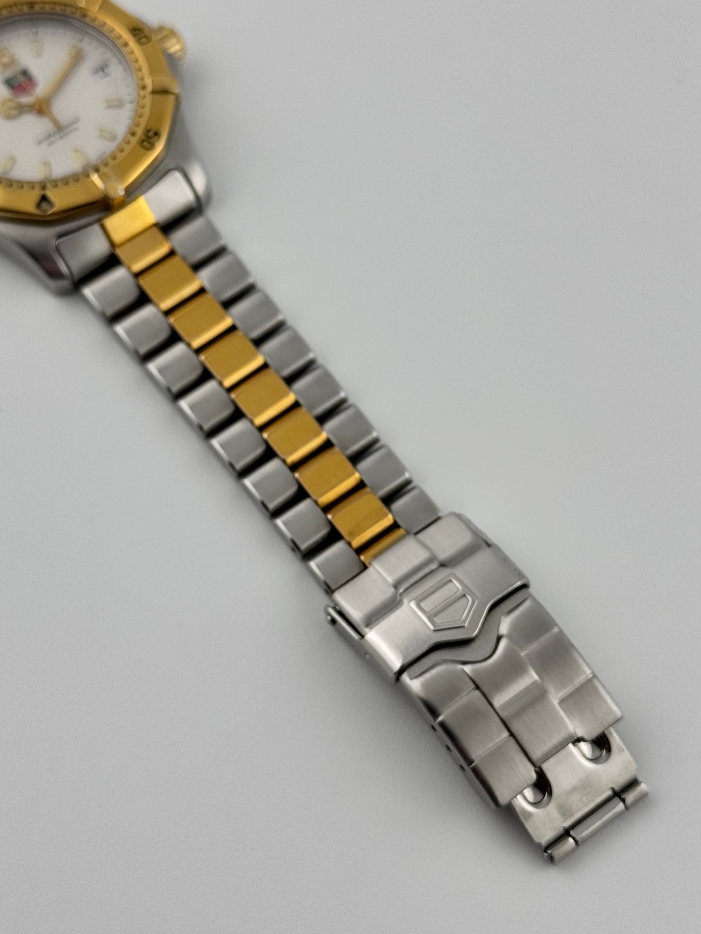 Tag Heuer Professional 200 Quartz Date - WK1220