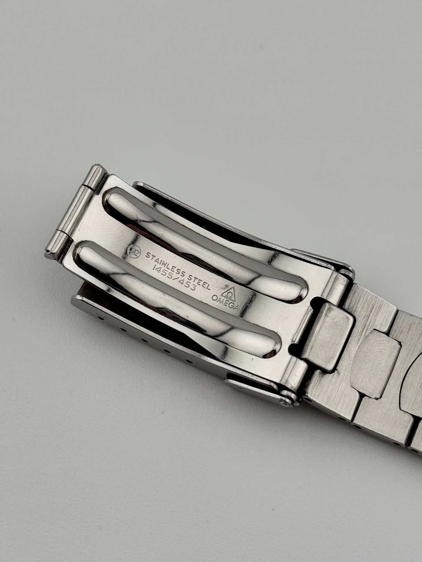 Omega Seamaster 200 Quartz Pre Bond - 396.1042.