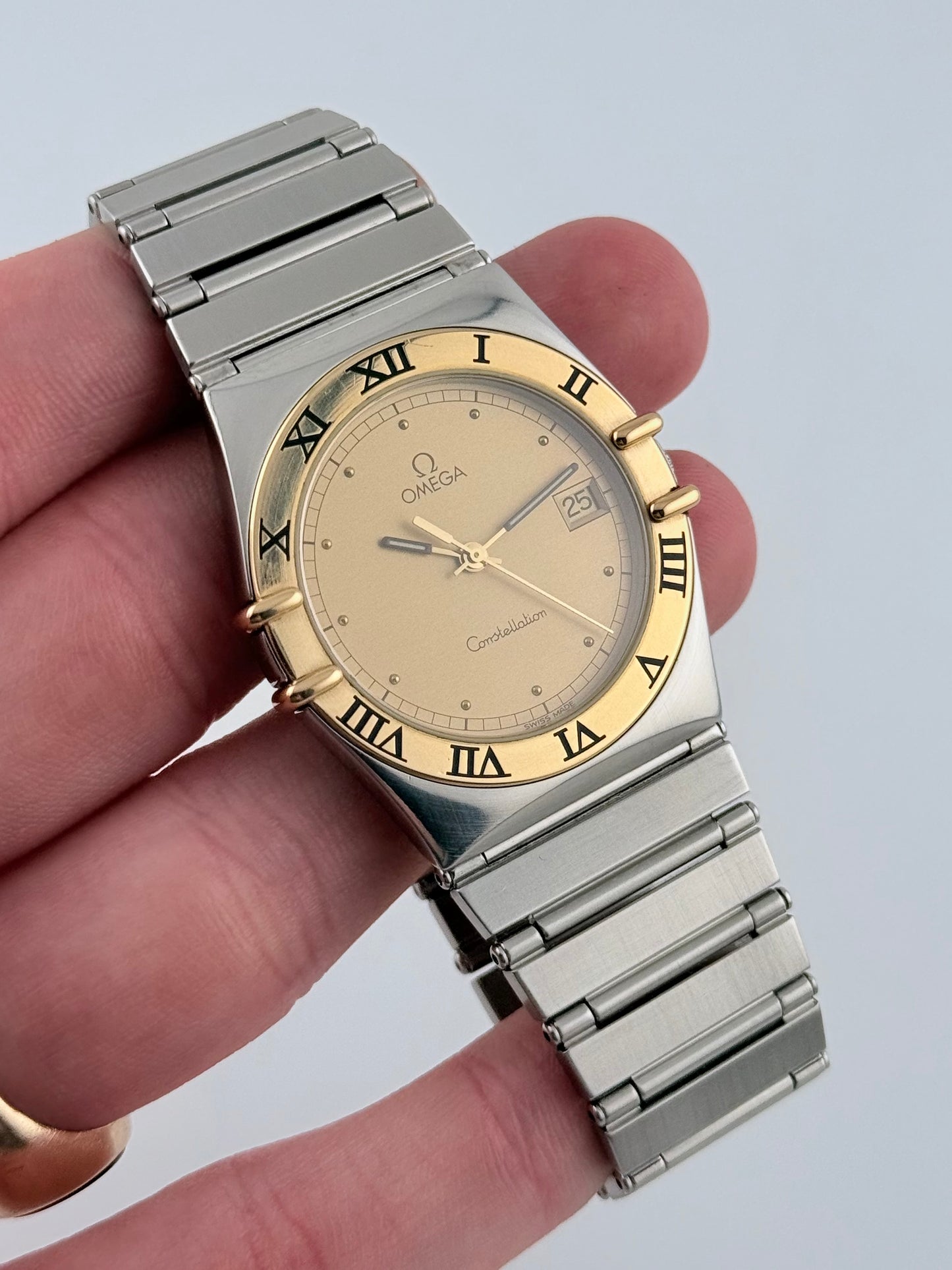 Omega Constellation Manhattan Quartz Date 396.1070 - Original Paperwork