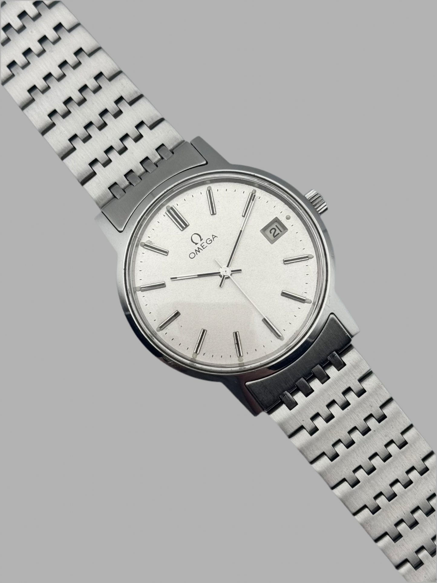 Omega Date Manual Wind 136.0104 - Original Bracelet