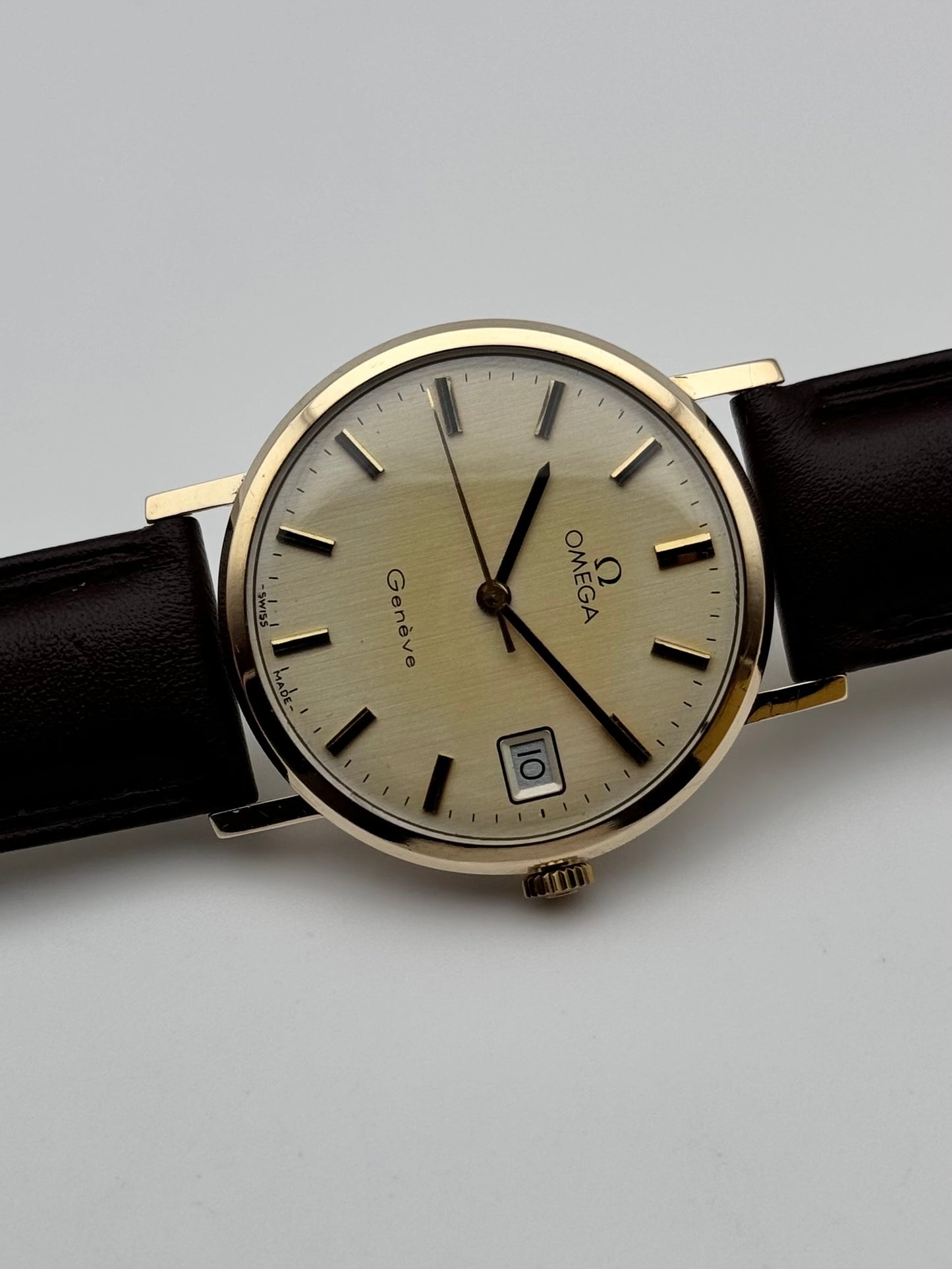 Omega Geneve Manual Wind 9ct Gold - 132.5017 - Original Box and Papers