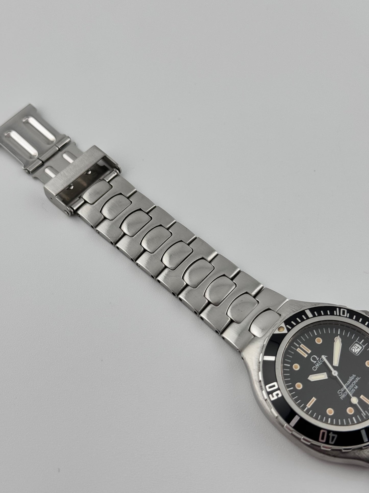 Omega Seamaster 200 Quartz Pre Bond - 396.1061