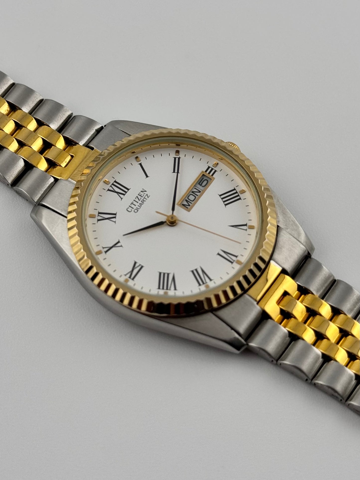 Citizen Quartz Day-Date 6101 - 915216