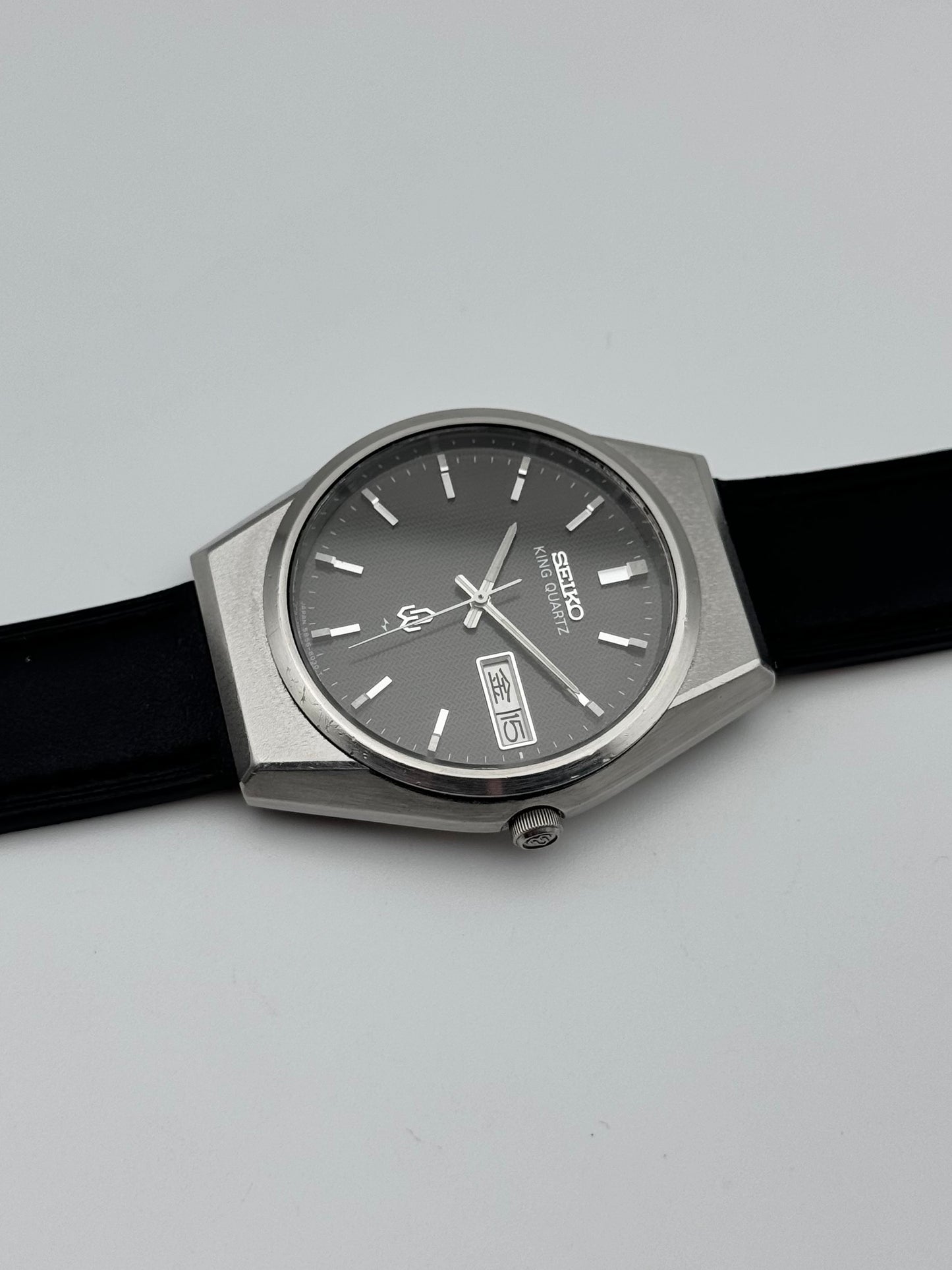 Seiko King Quartz JDM Japanese Day-Date - 5856-8020 - Rare Textured Dial