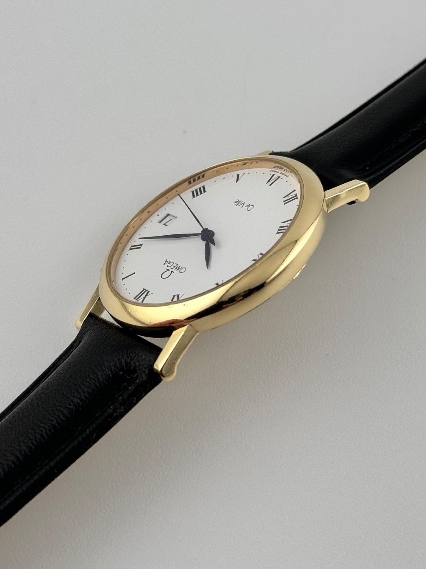 Omega Quartz Date 196.2432 18ct Gold - Box and Papers