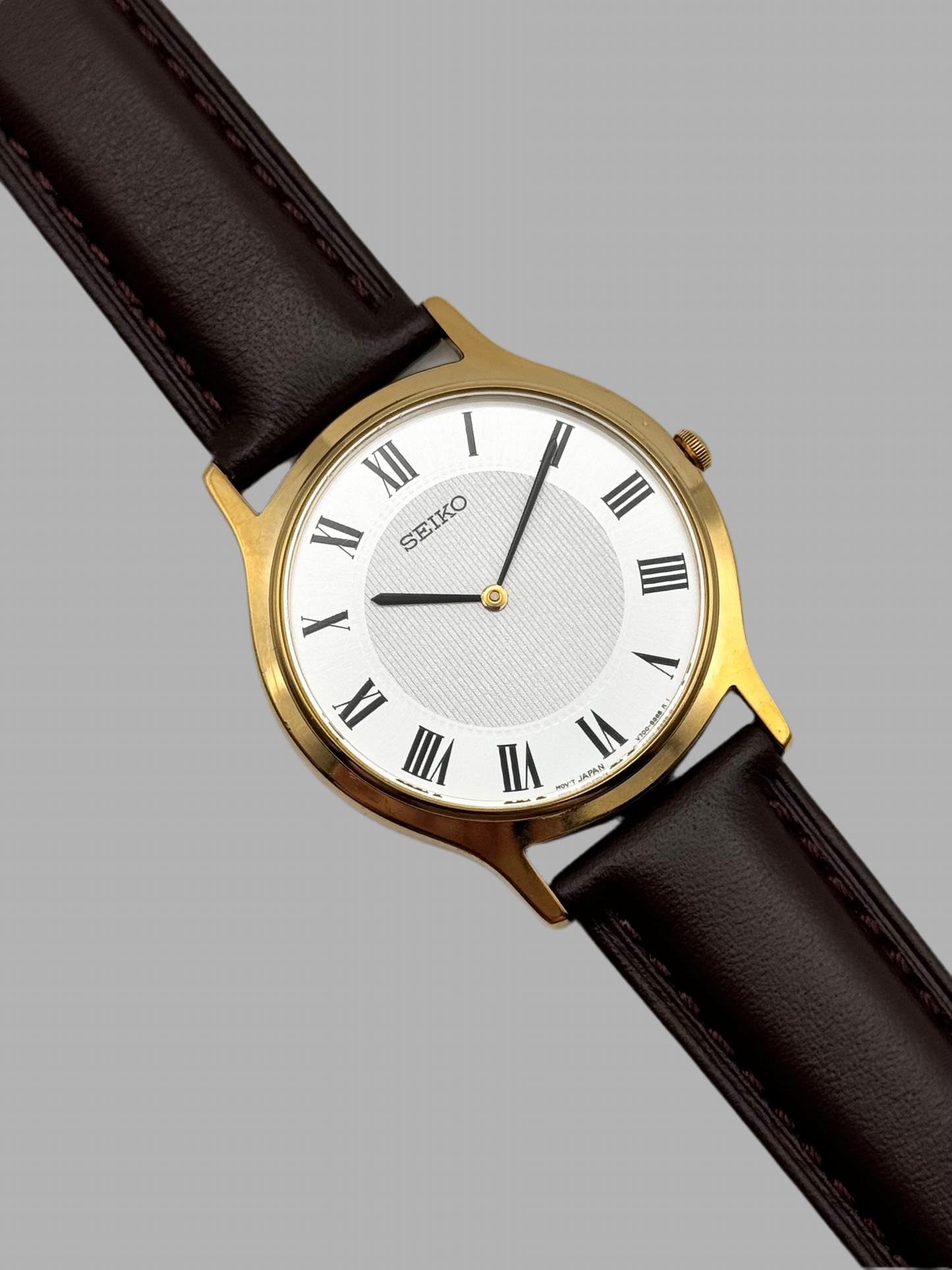 Seiko Quartz Rare Dial V700-8A10