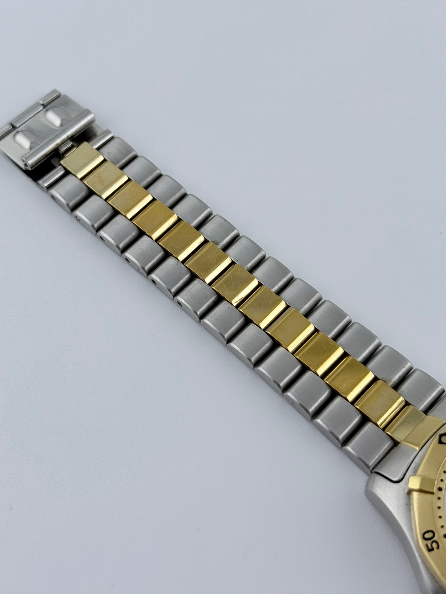 Tag Heuer Professional 200 Quartz Date - WK1220