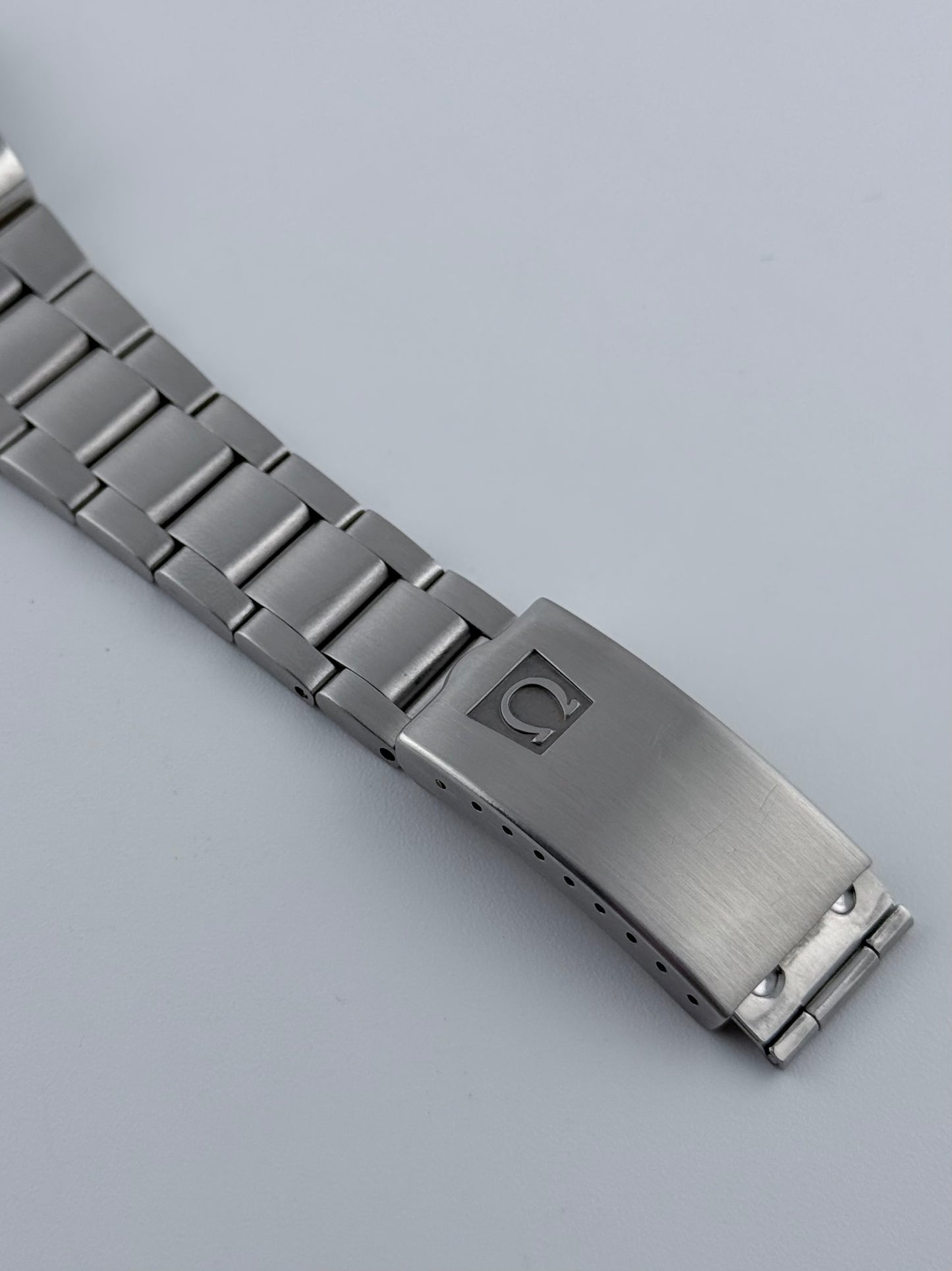 Omega Geneve Automatic Date - 166.0173