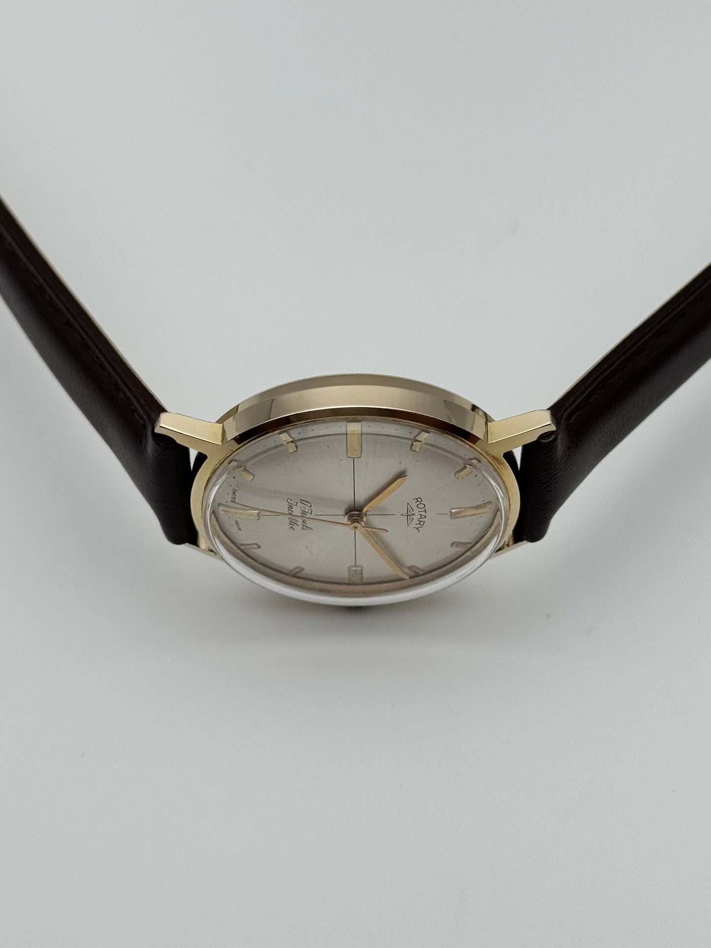 Rotary Manual Wind Incabloc - Crosshair Dial