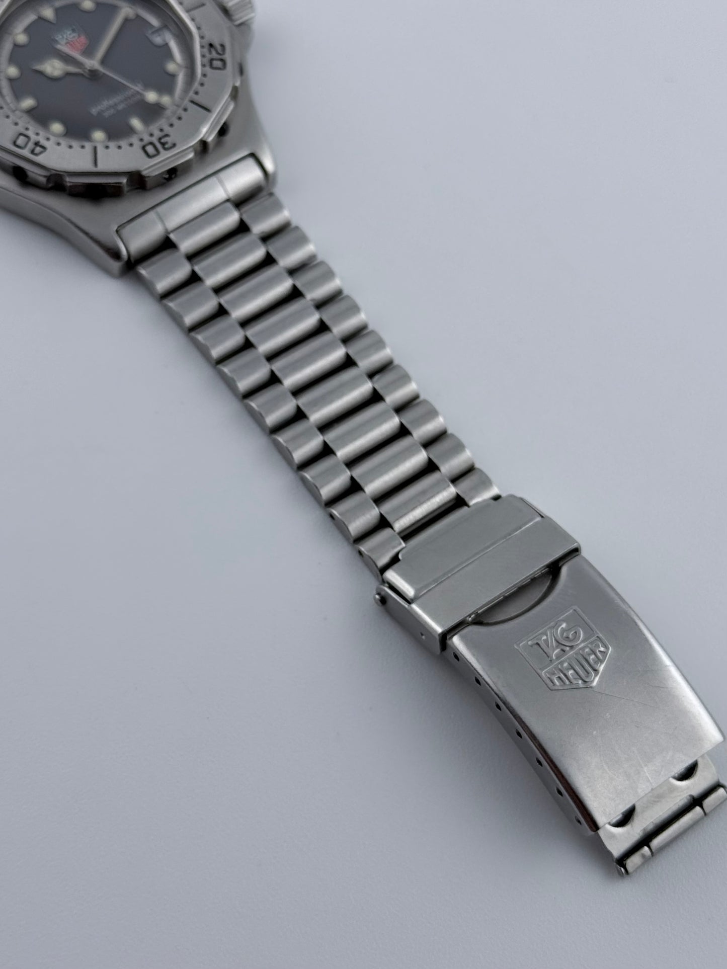 Tag Heuer Professional 200m Quartz Date - 932.213