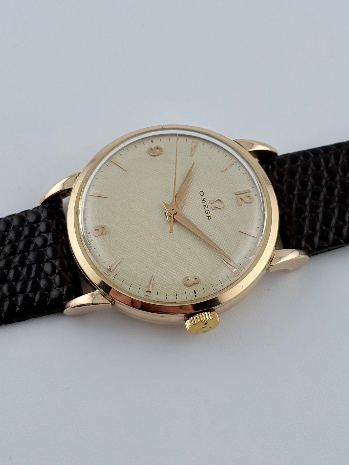 Omega 1952 Manual Wind - 2792 - 18ct Gold - Waffle Dial