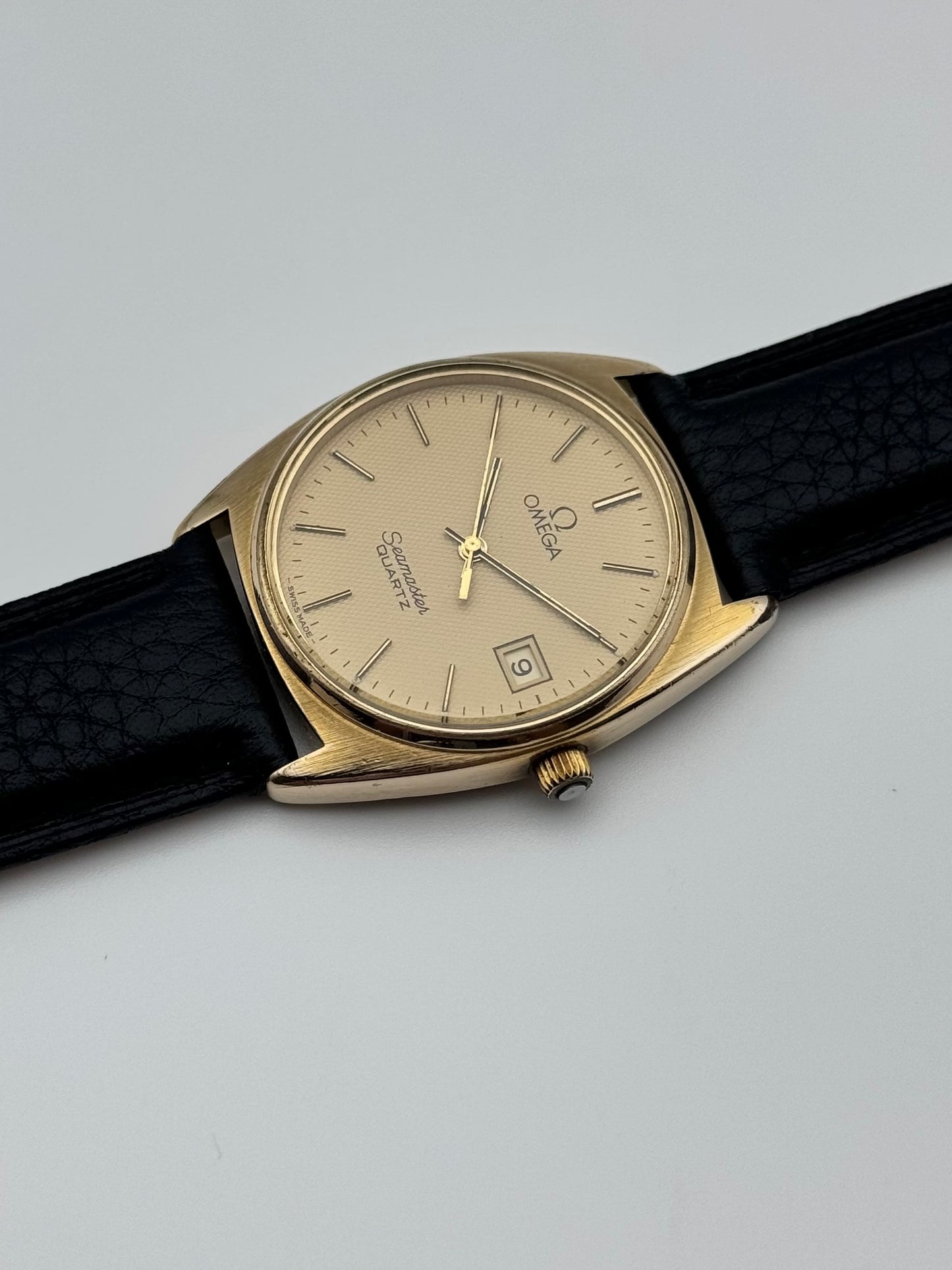 Omega Seamaster Quartz Date 196.0186 - Rare Waffle Dial