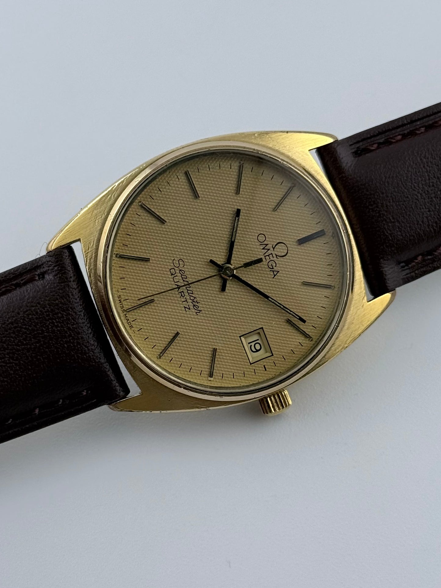 Omega Seamaster Quartz Date 196.0186 - Honeycomb Dial