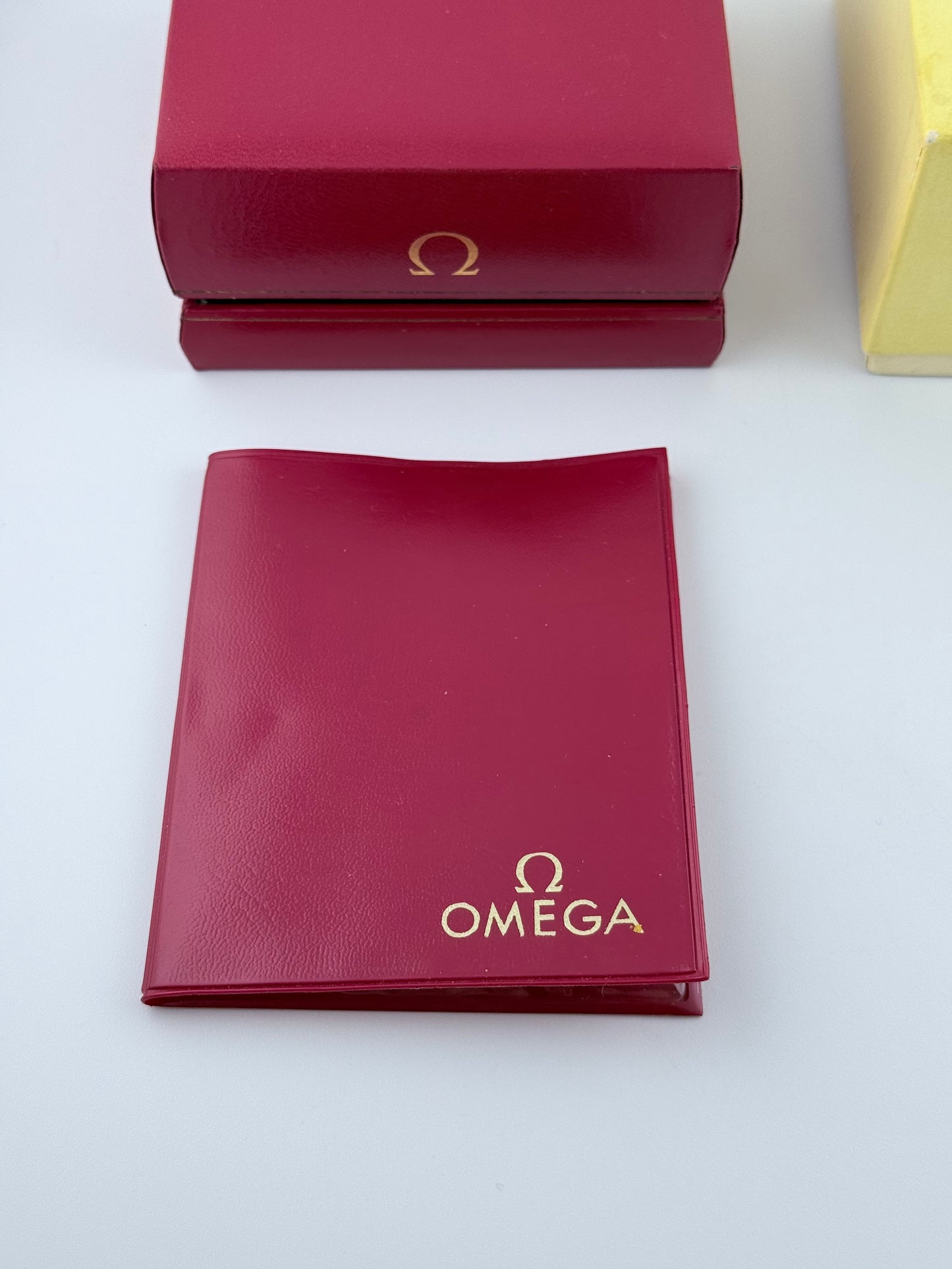 Omega Geneve Manual Wind 9ct Gold - 131.5405 - Box and Papers