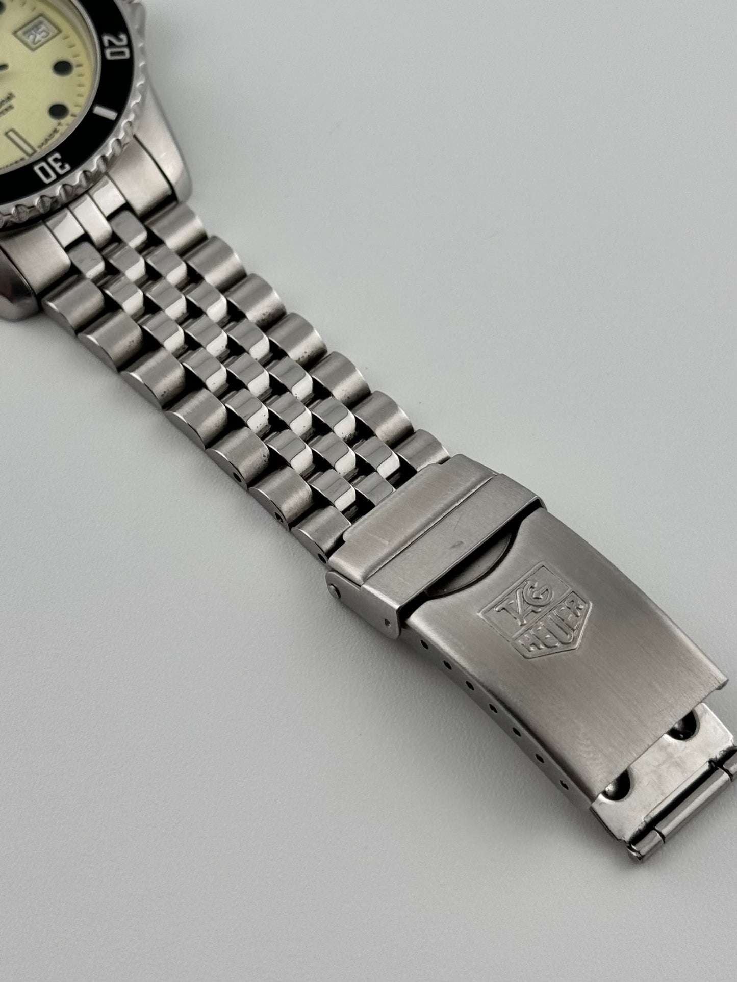 Tag Heuer Professional 200 Quartz Date 980.113D - Night Diver