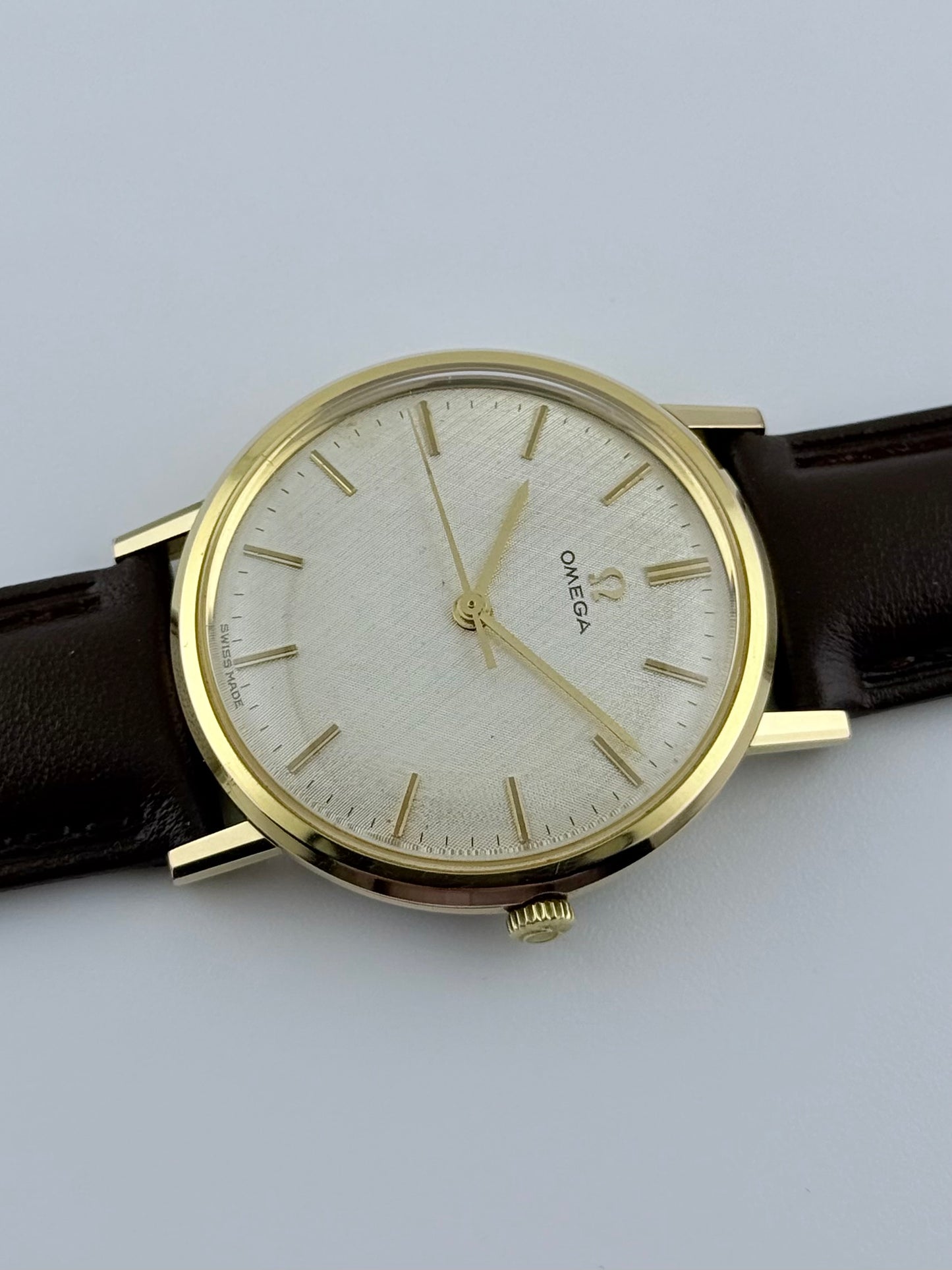 Omega Geneve Manual Wind 131.019 - Linen Dial