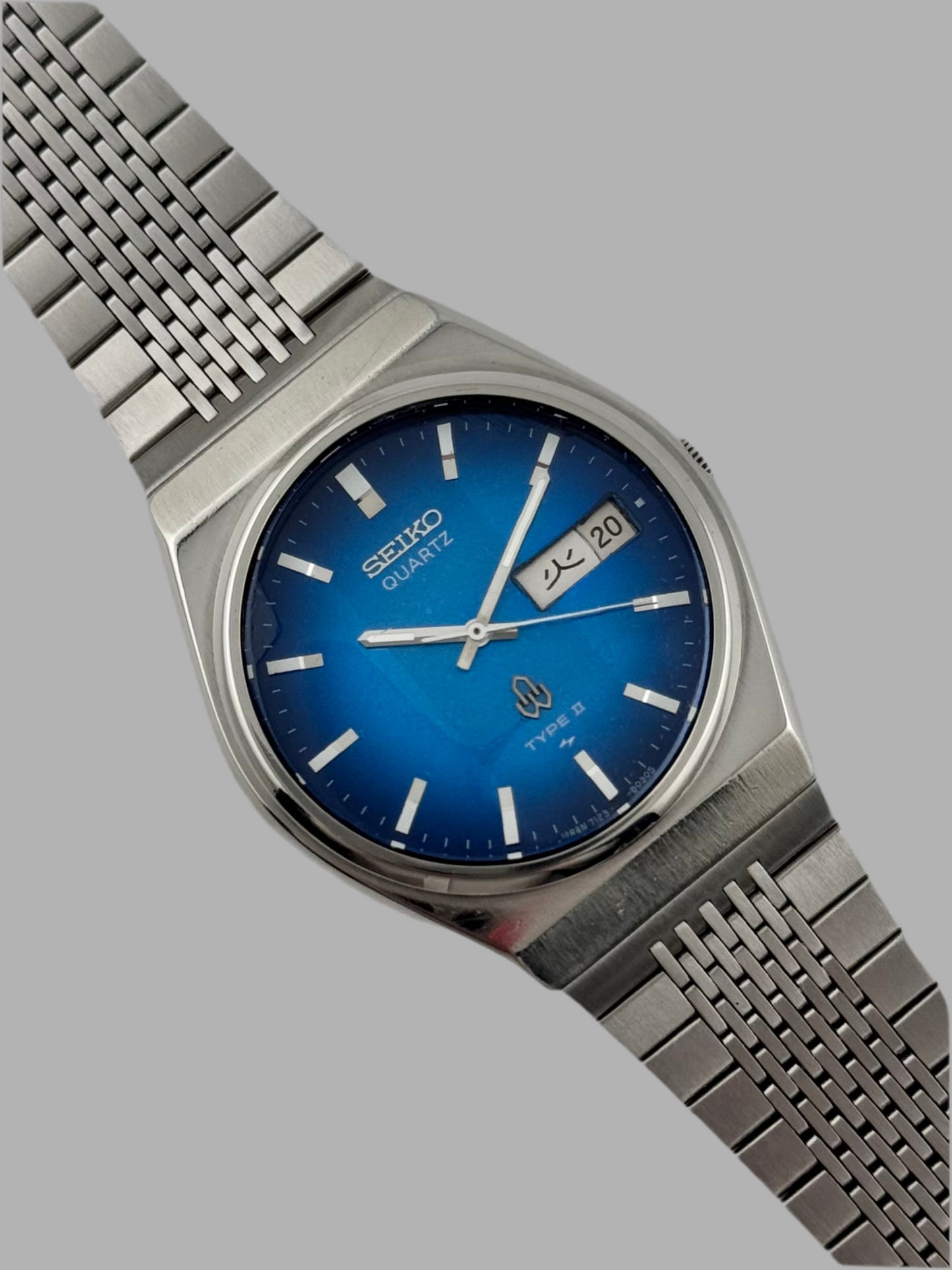 Seiko Type II Quartz - JDM - Gradient Blue - Faceted Crystal