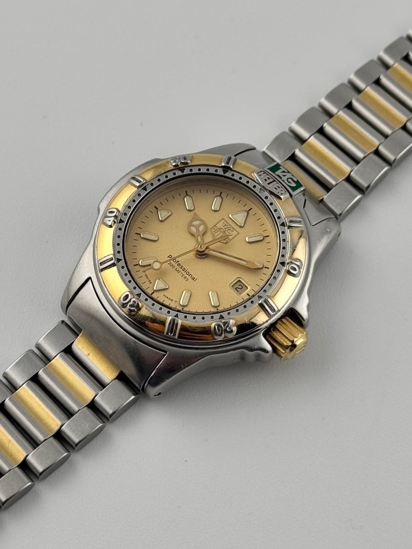 Tag Heuer Professional 200 Quartz Date - WF1421-0 - Ladies