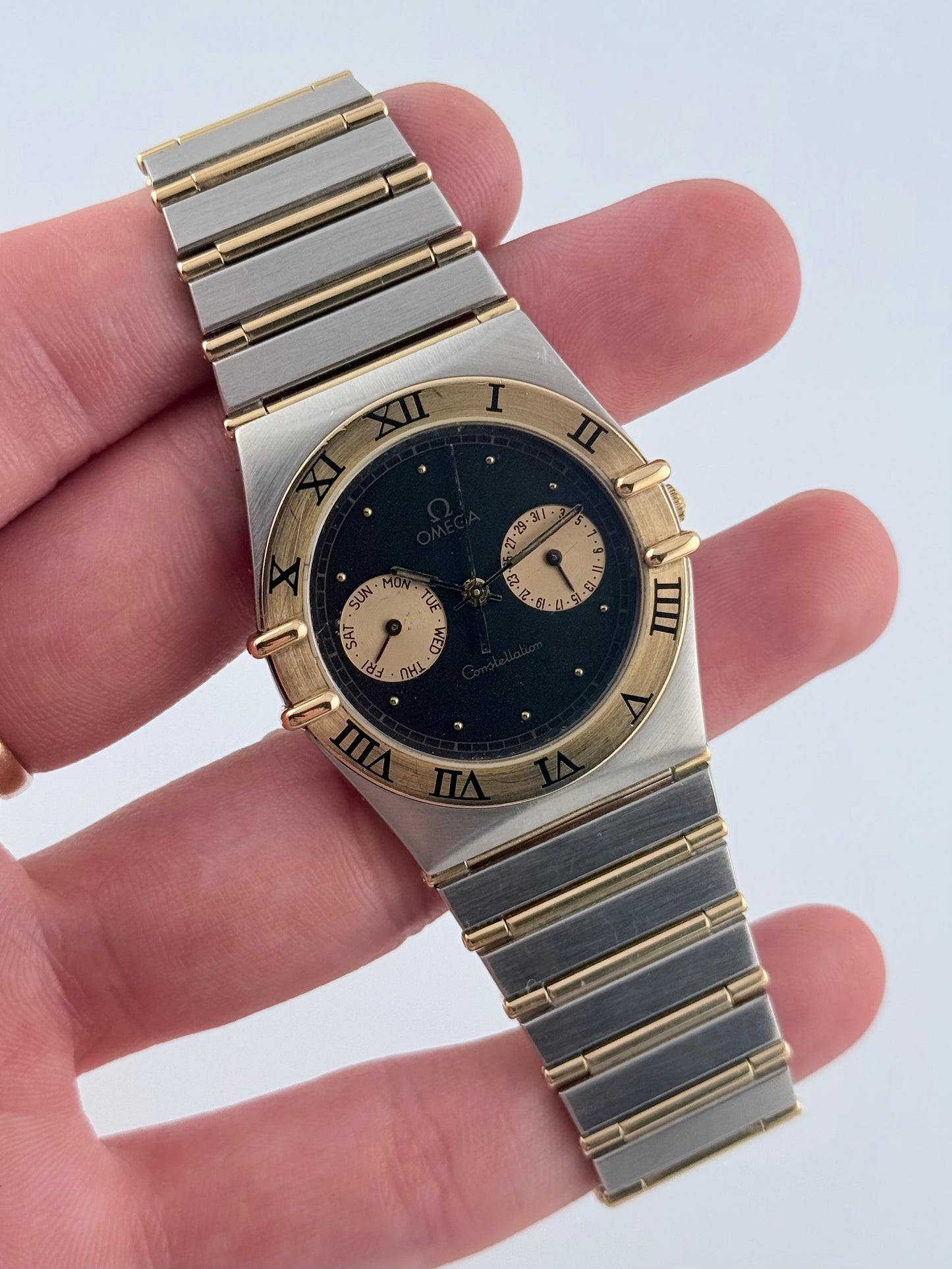 Omega Constellation Quartz Day Date 396.1070 - Original Box & Receipt