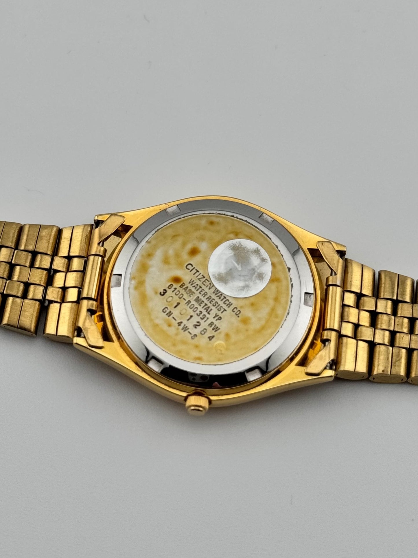 Citizen CQ Quartz Day-Date - 6100 - NOS - Box and Papers