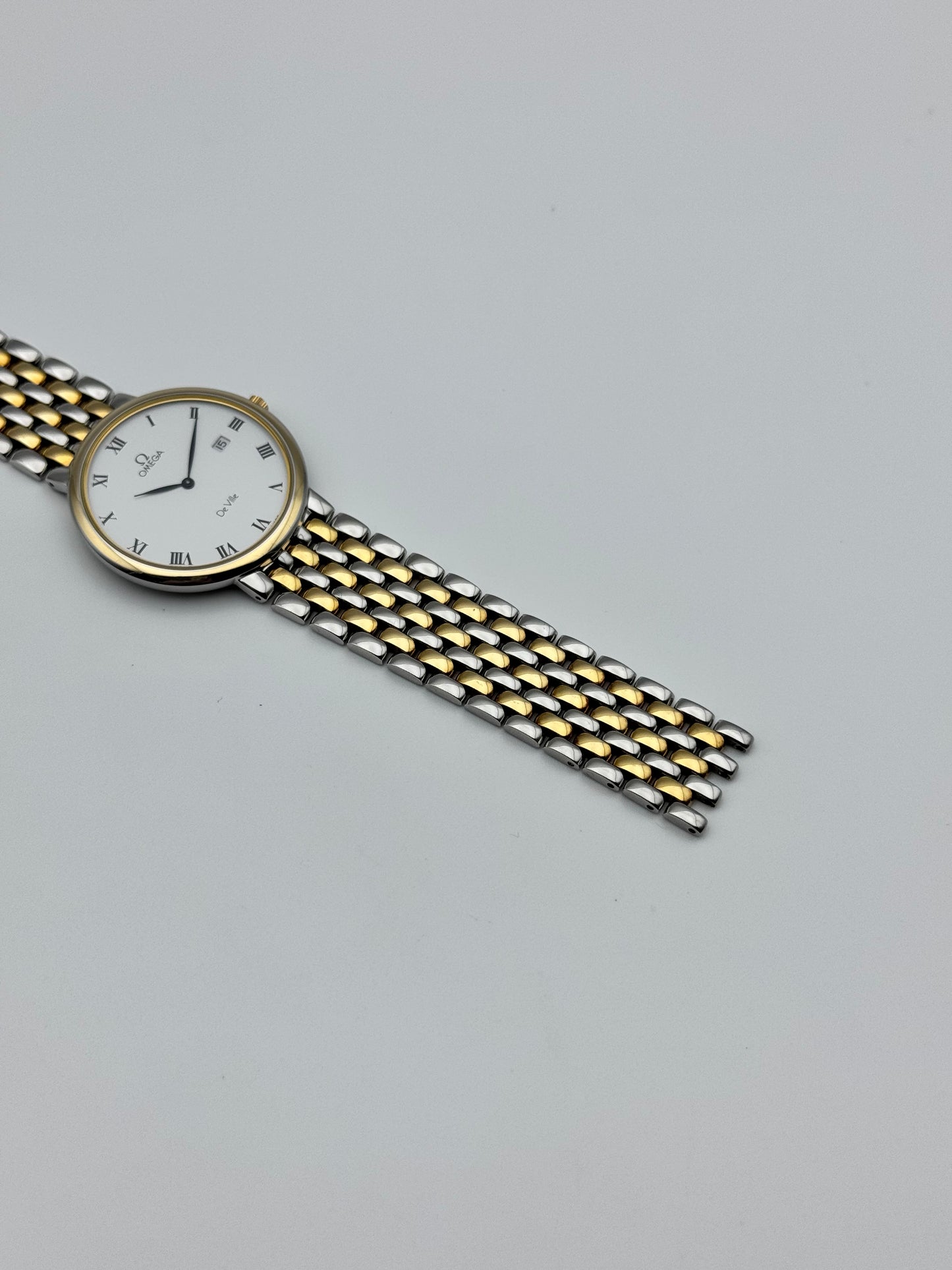 Omega DeVille Quartz Date 396.2379 - Original bracelet & warranty card.