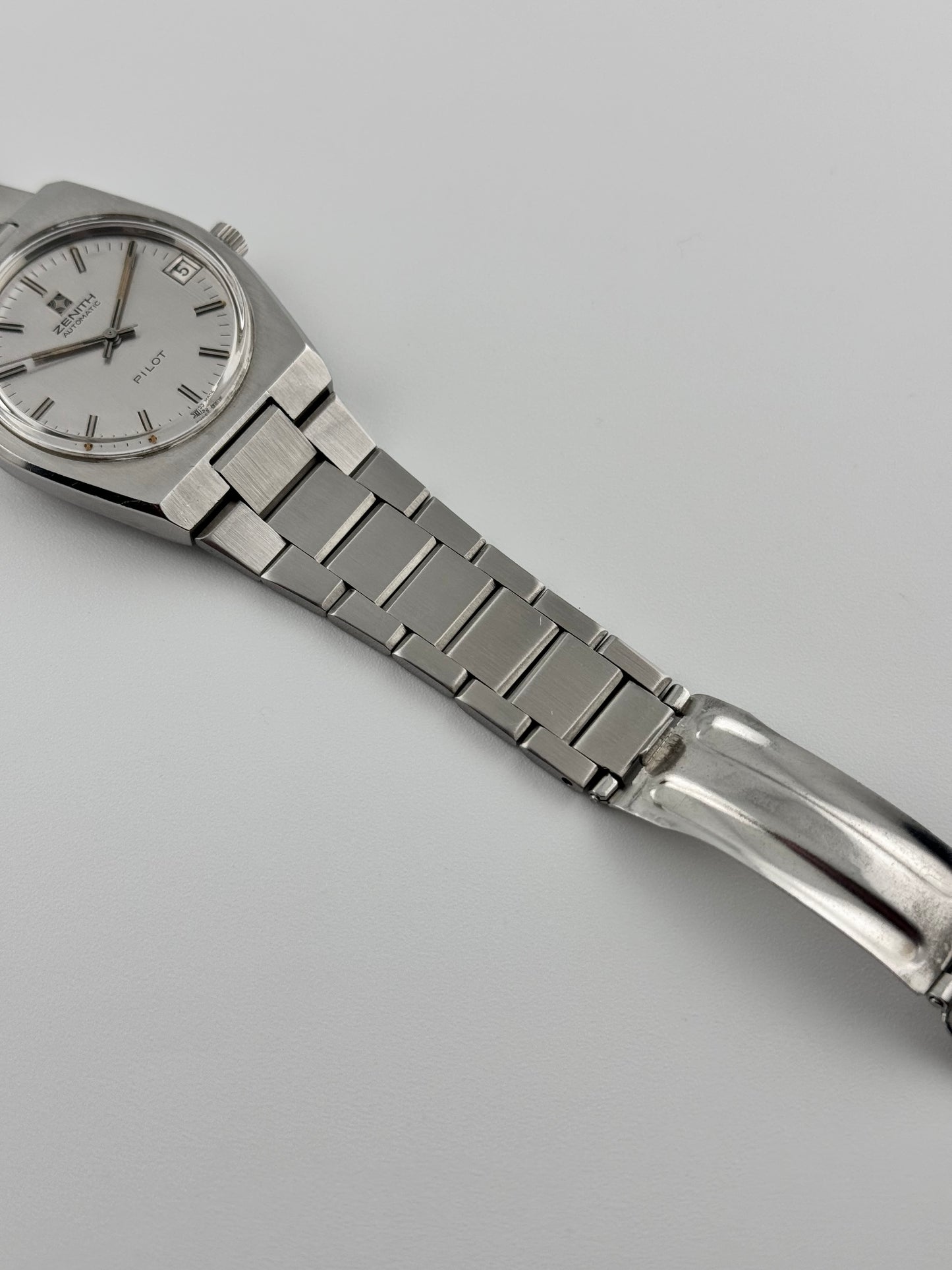 Zenith Pilot Automatic Date - 01-0010-382