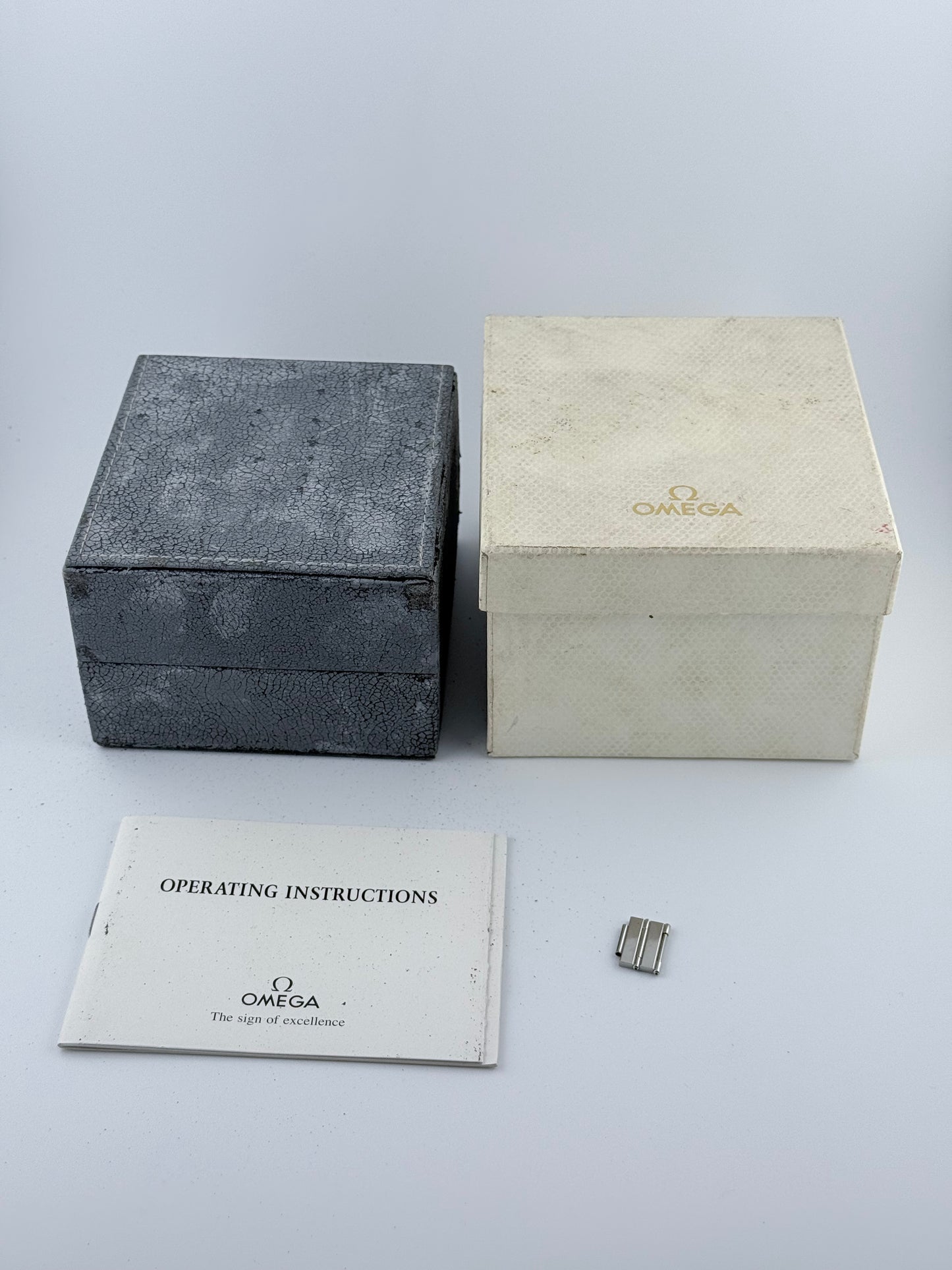 Omega Constellation Quartz Date 198.0136 - Gold Frosted Dial - Original Box & Leaflet