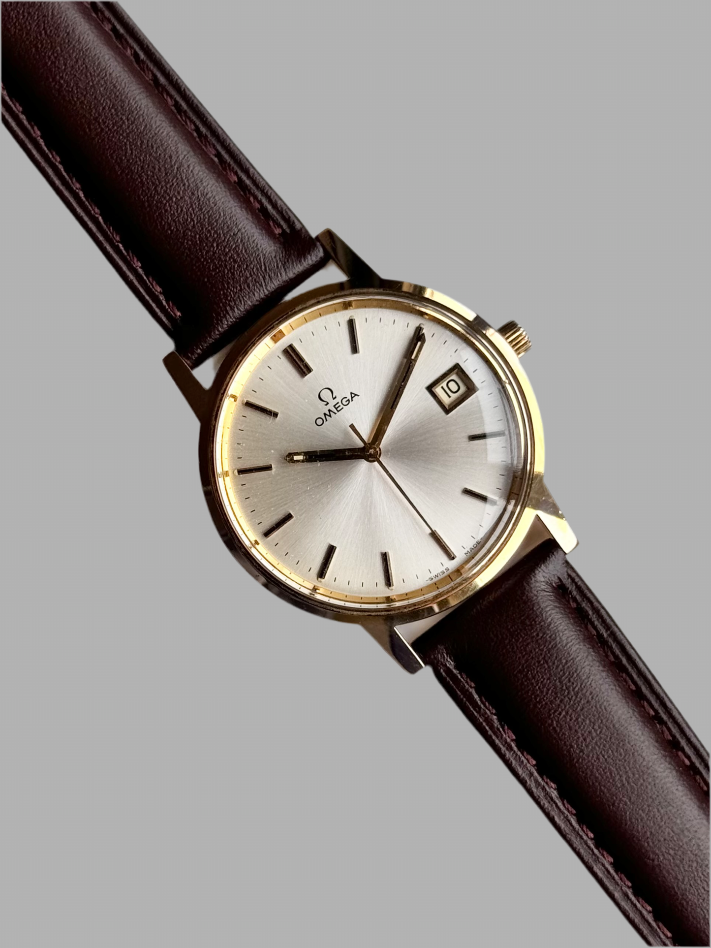 Omega Date Manual Wind 136.0104