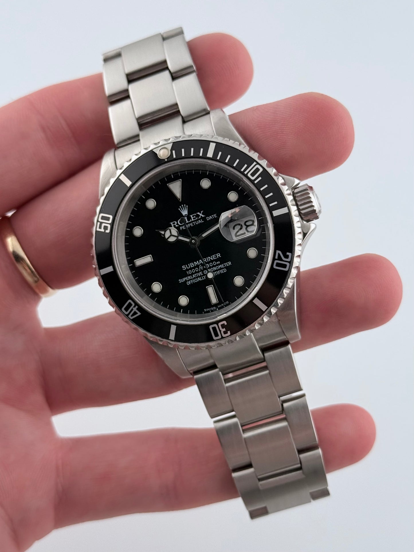 Rolex Oyster Perpetual Submariner Date - 16610 - Box and Papers - Collectors Set