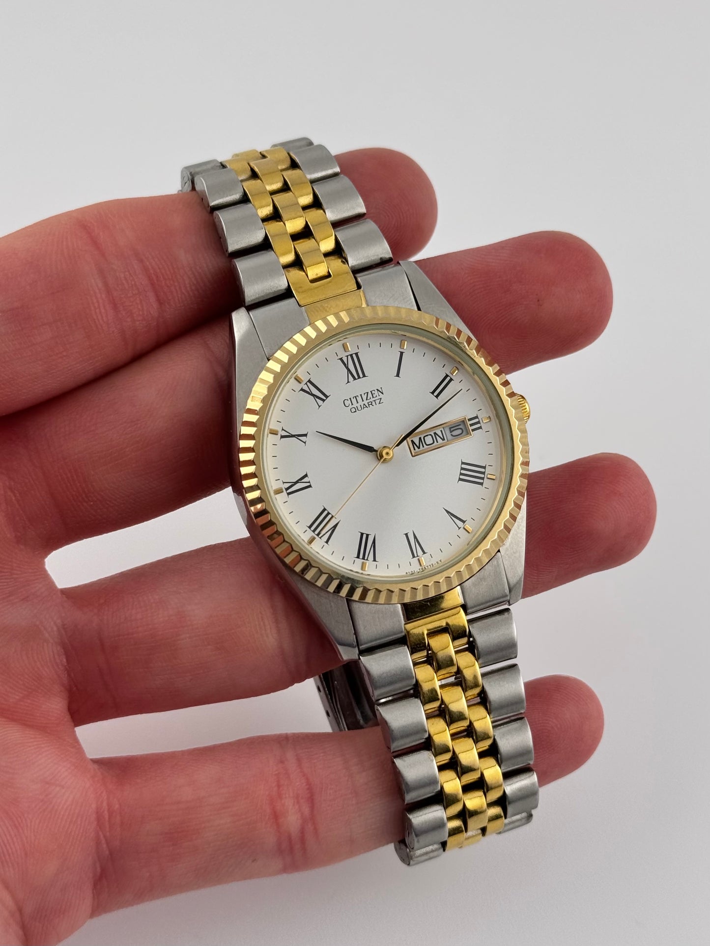 Citizen Quartz Day-Date 6101 - 915216