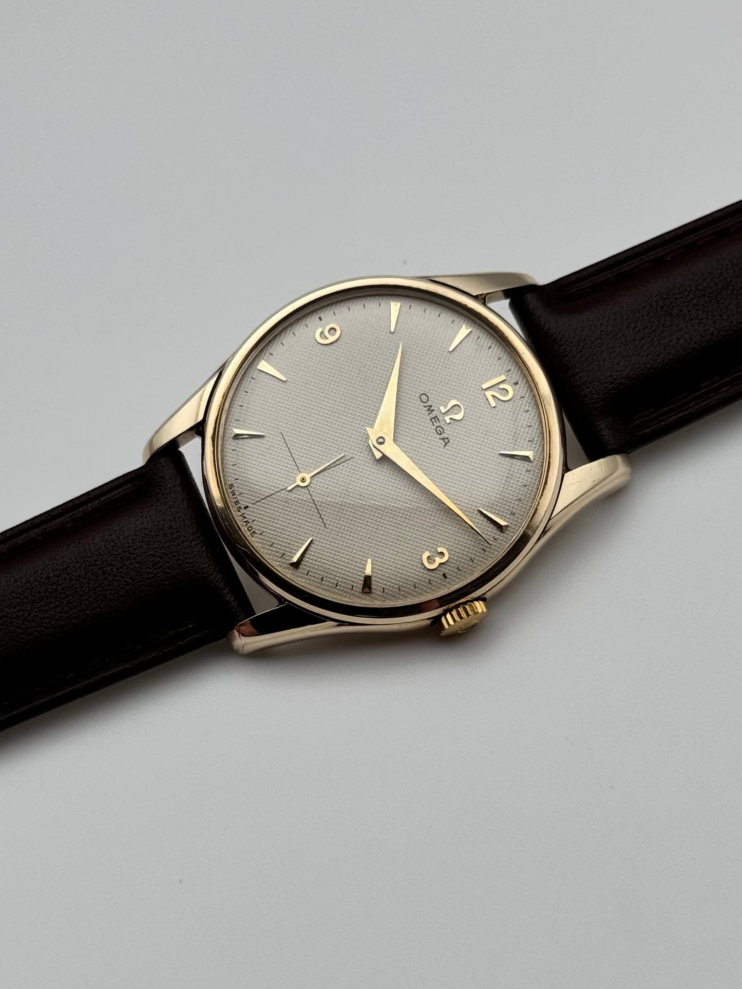 Omega Manual Wind Sub Seconds 9ct Solid Gold 13339 - Rare Waffle Dial