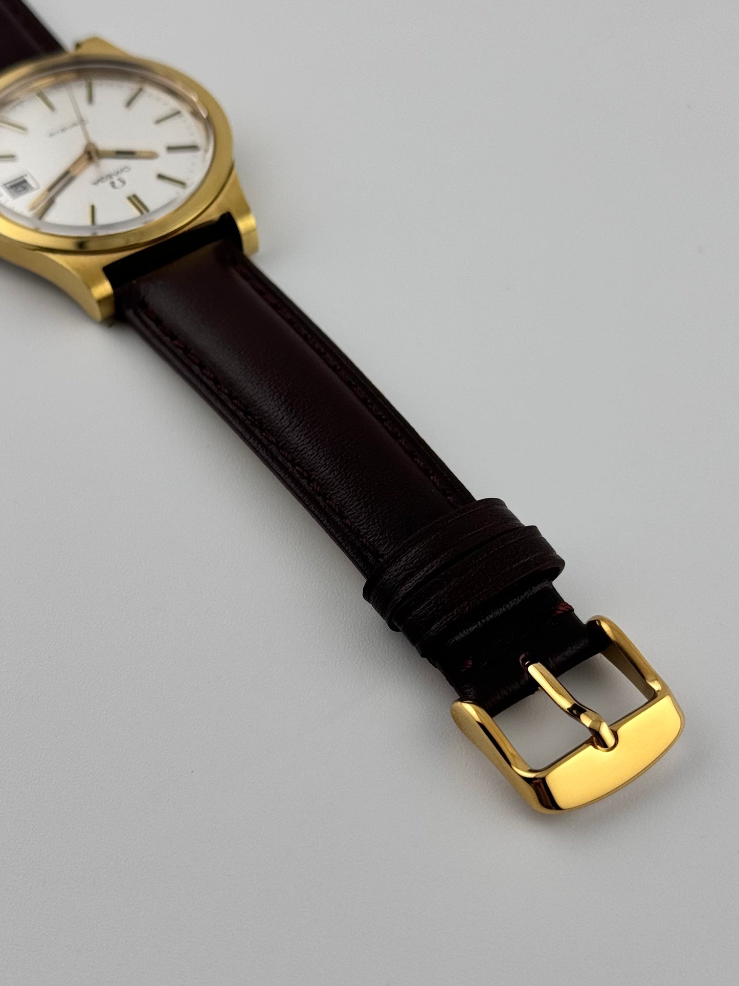 Omega Geneve Date Manual Wind - 136.0102 - Exceptional Condition