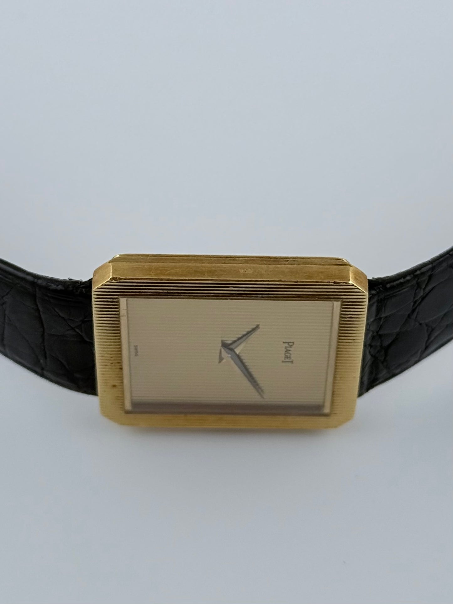 Piaget Protocol Tank Quartz - 18ct Gold - 8154