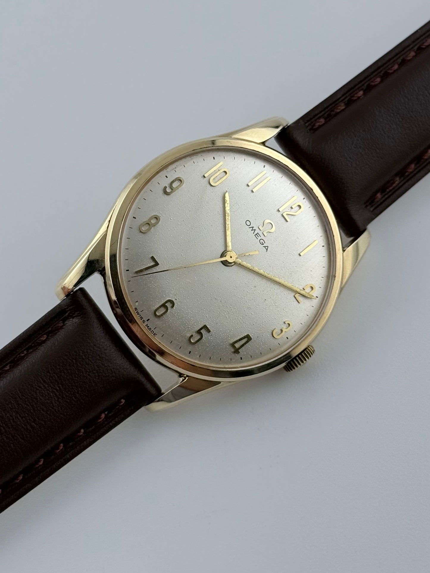 Omega Geneve Manual Wind 9ct Gold - 131.5405 - Box and Papers