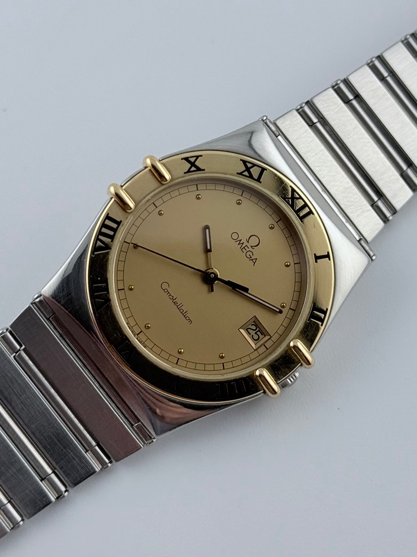 Omega Constellation Manhattan Quartz Date 396.1070 - Original Paperwork