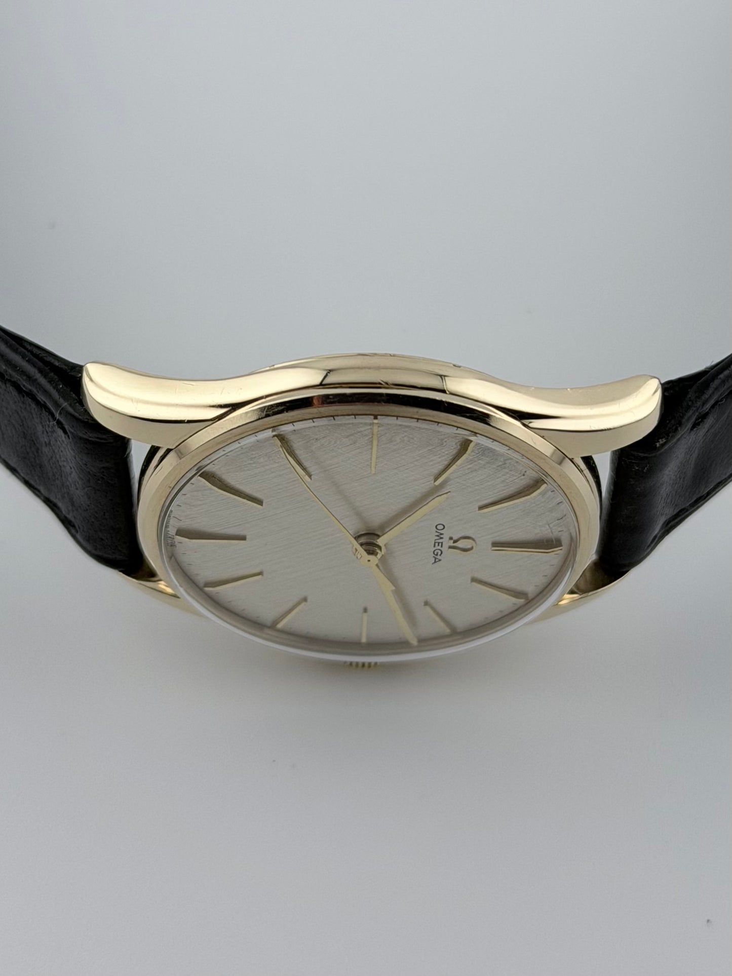 Omega Manual Wind 9ct Gold - 131.5405 - Linen Dial
