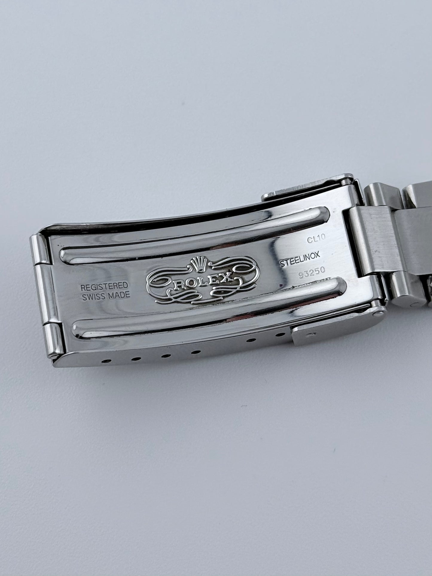 Rolex Oyster Perpetual Submariner Date - 16610 - Extremely Clean Condition