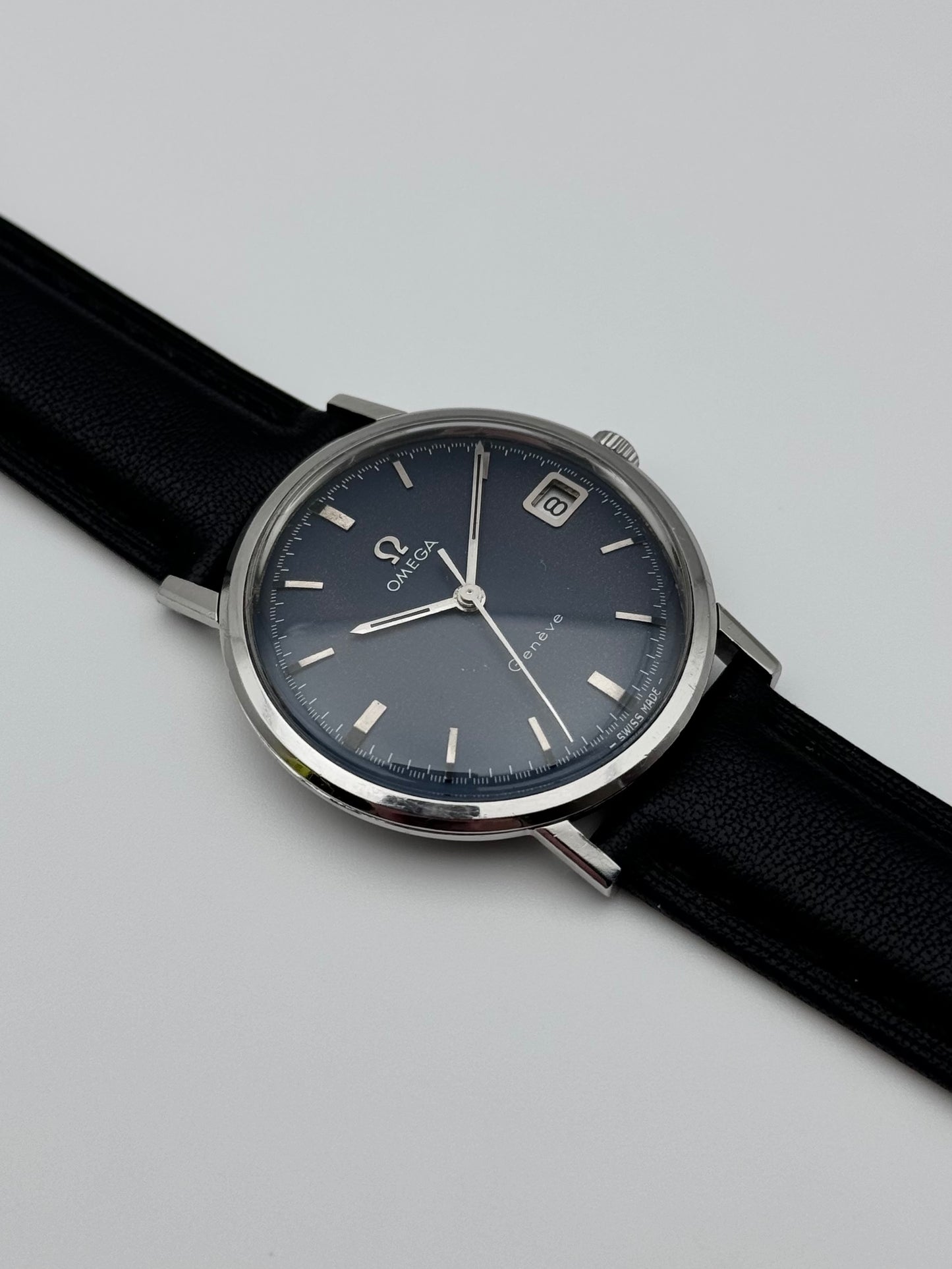 Omega Geneve Manual Wind Date - 132.019 - Rare Blue Dial Variant