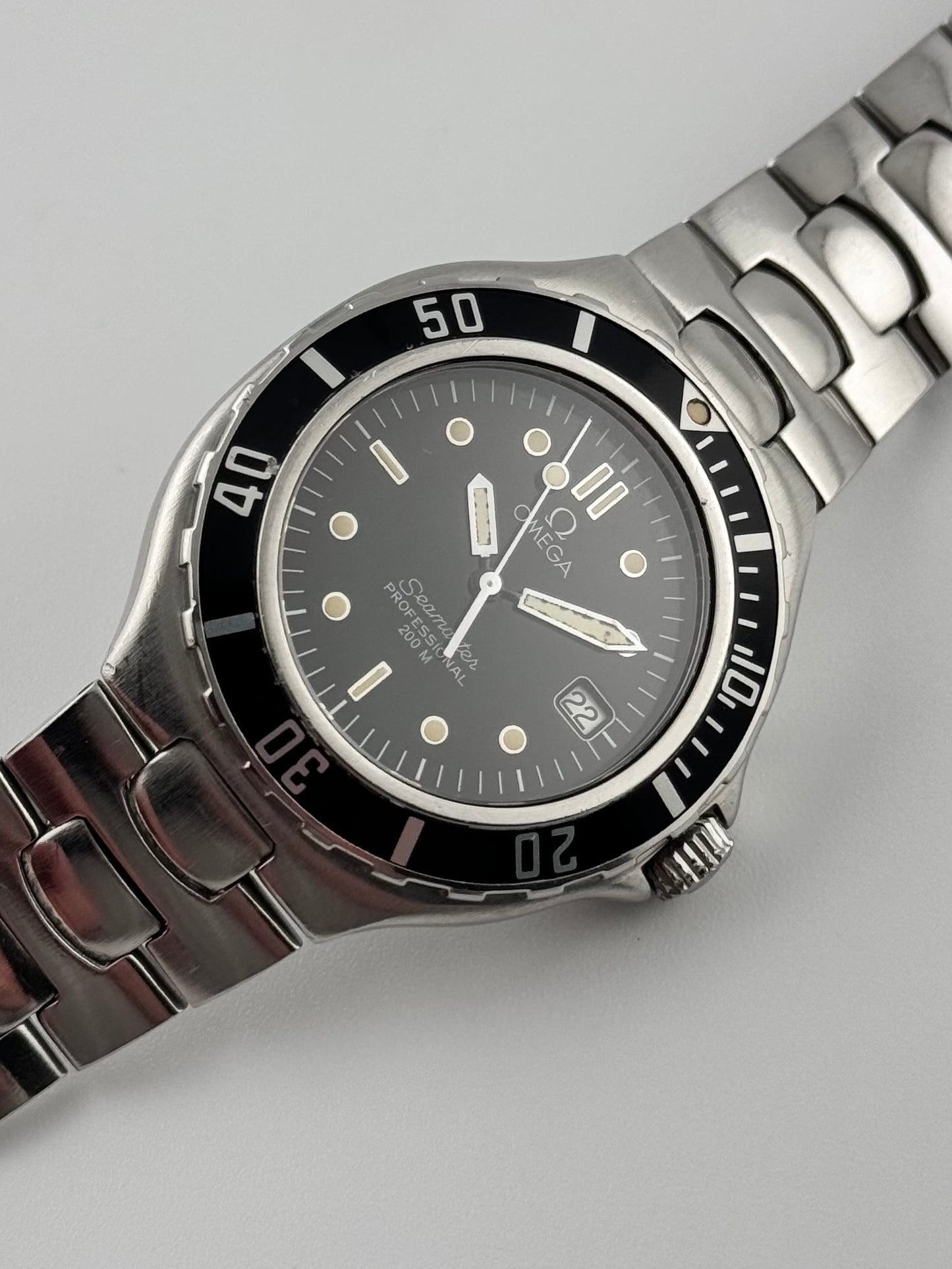 Omega Seamaster 200 Quartz Pre Bond - 396.1052
