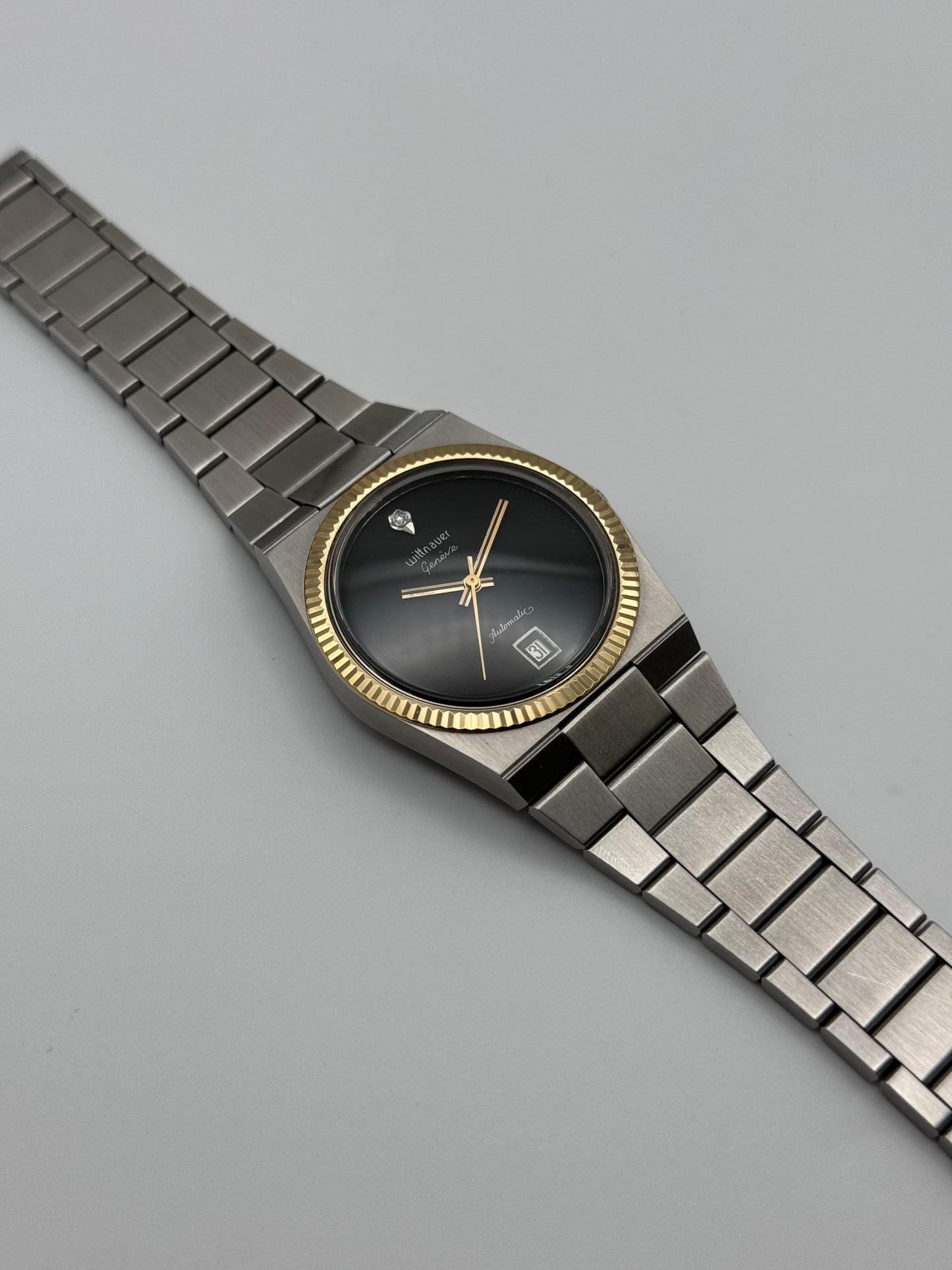 Longines Wittnauer Automatic Date - Near New Old Stock - Original Box