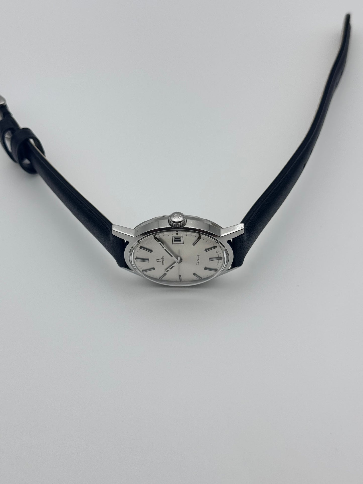 Omega Geneve Manual Wind Date 136.070 - Full Set - Box and Papers