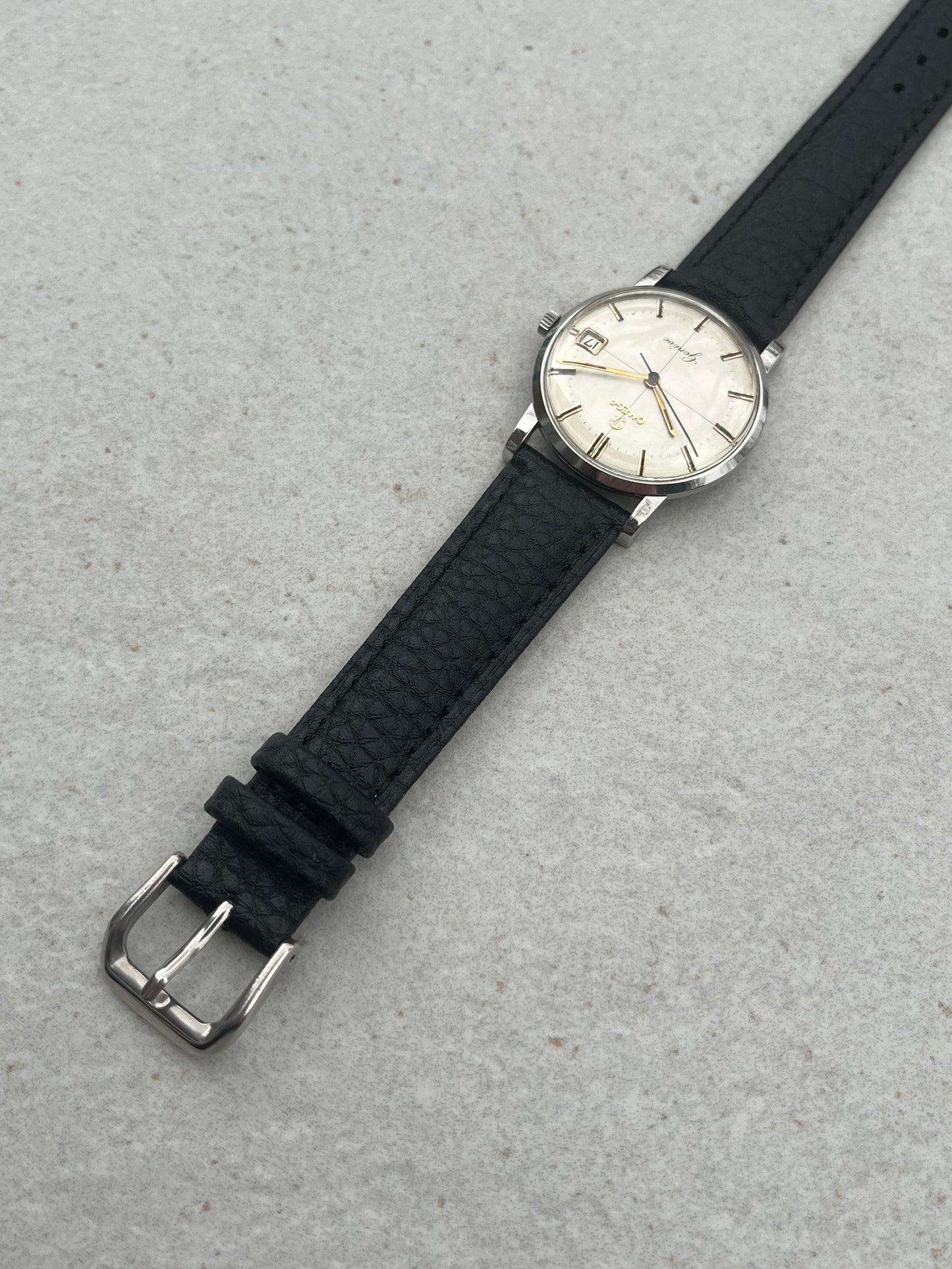 Omega Geneve Manual Wind Cross Hair Date Rare