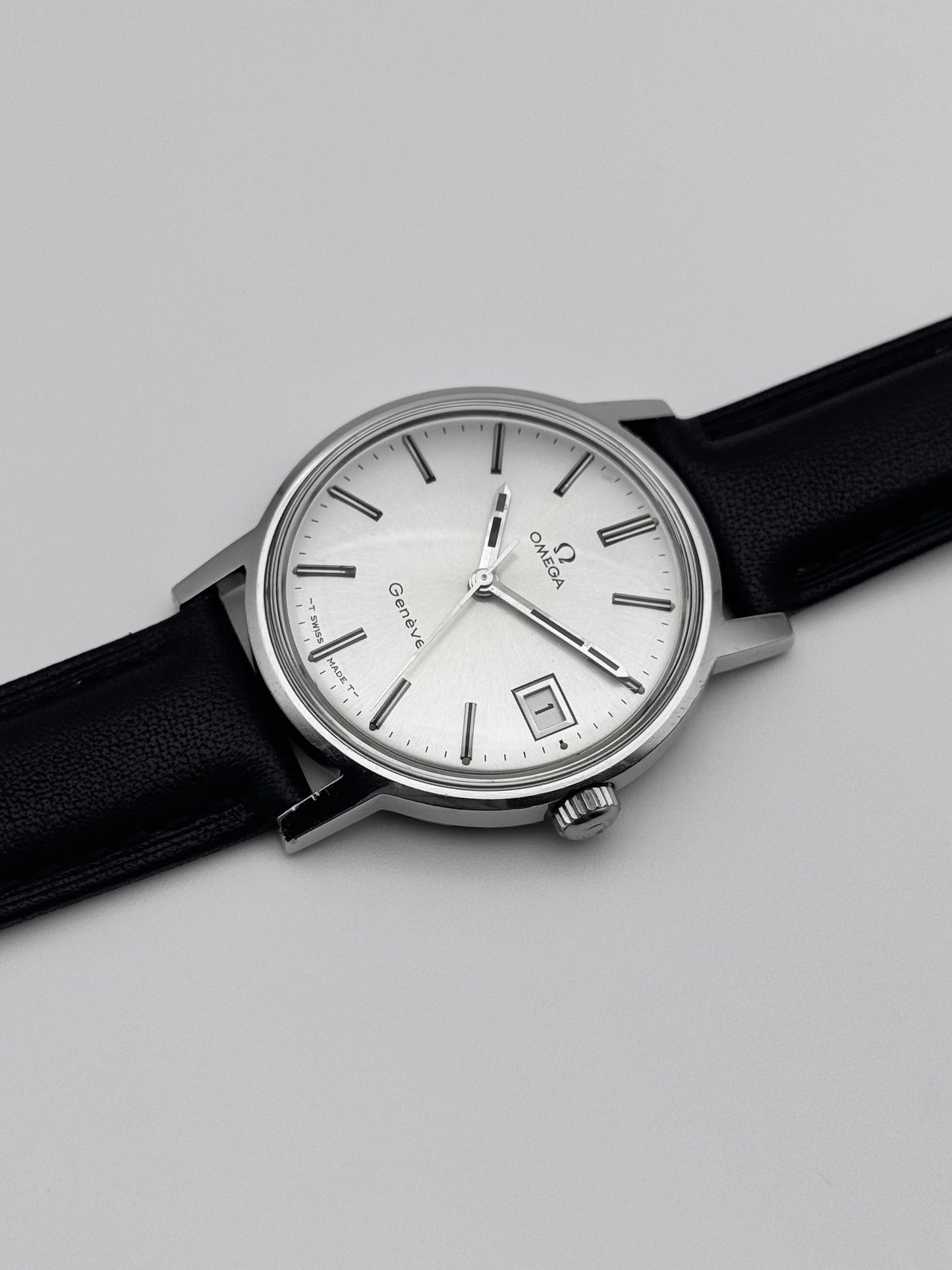 Omega Geneve Manual Wind Date 136.070 - Full Set - Box and Papers