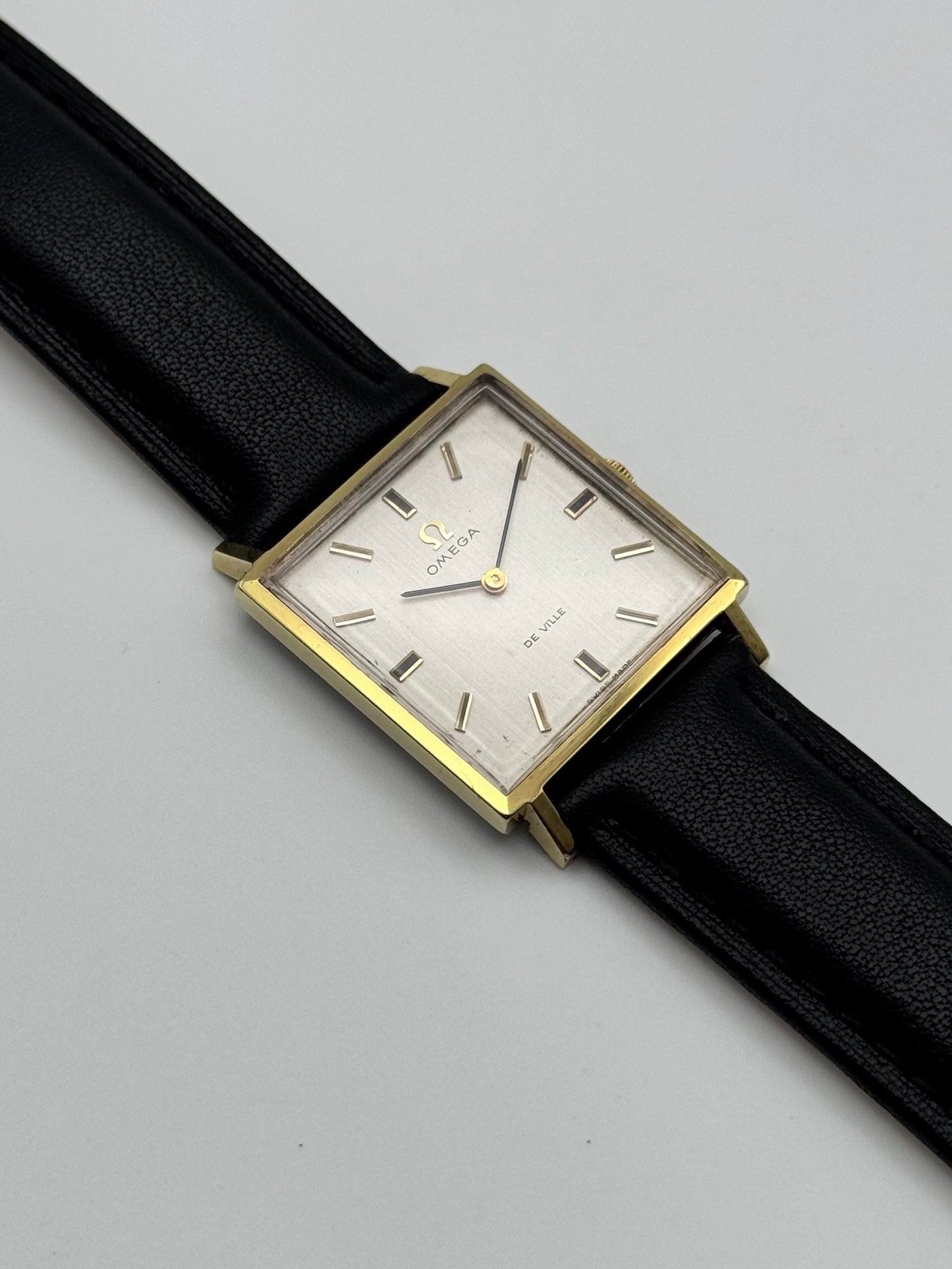 Omega DeVille Manual Wind 111.071