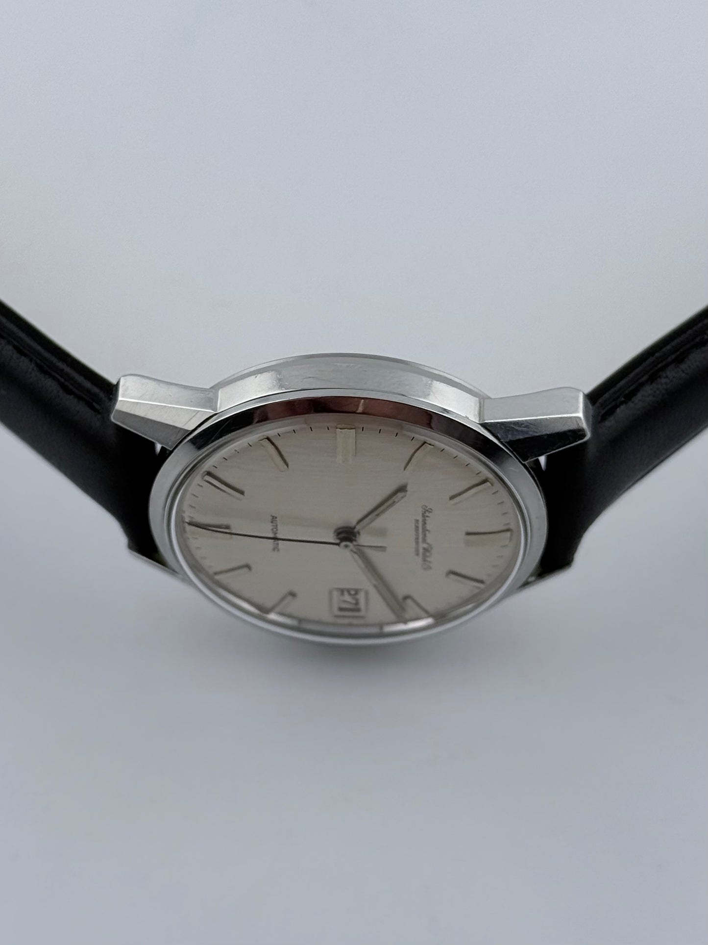 IWC Shaffhausen Automatic Date - 810A - “Fish Crown”