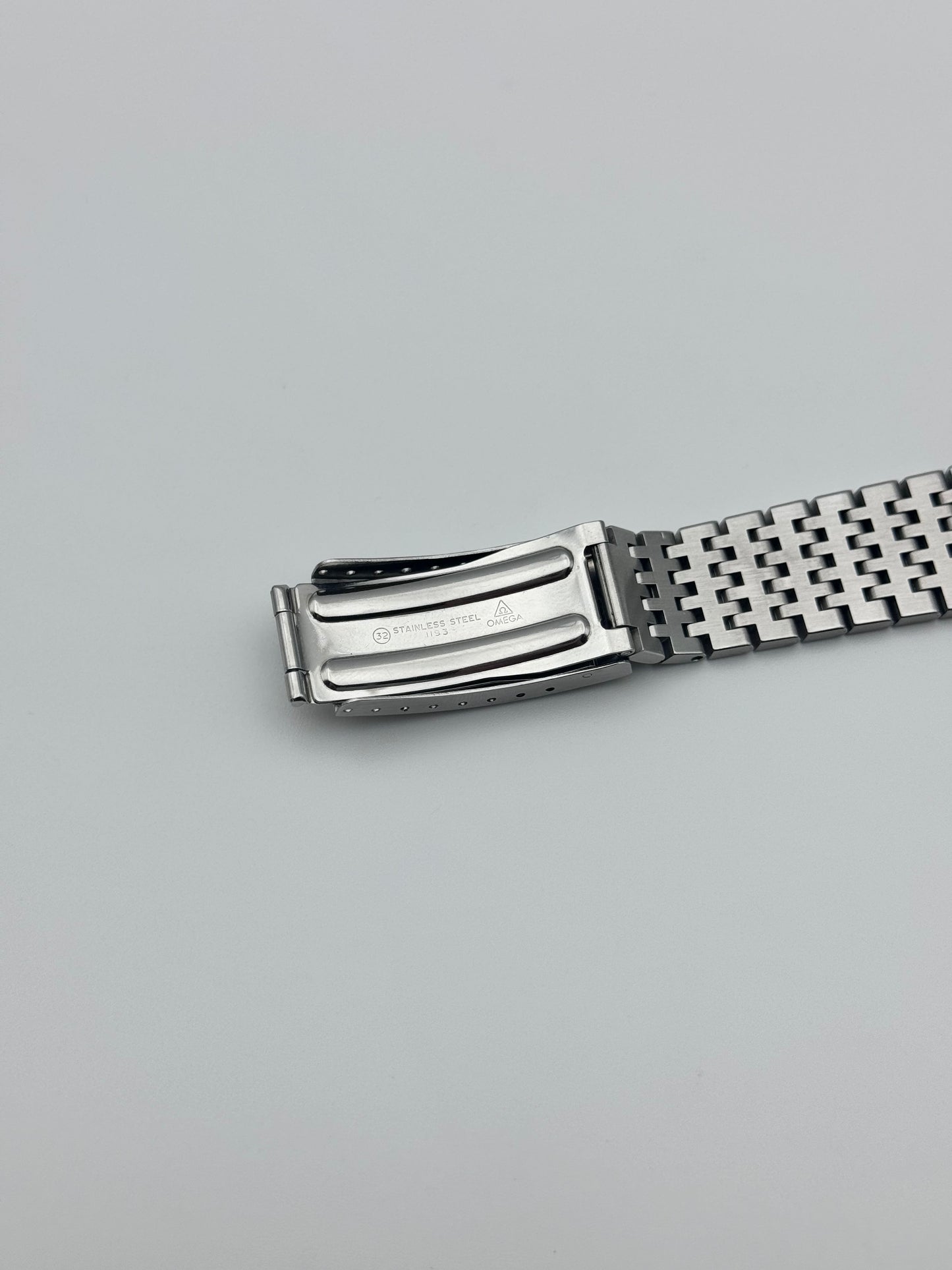 Omega Date Manual Wind 136.0104 - Original Bracelet